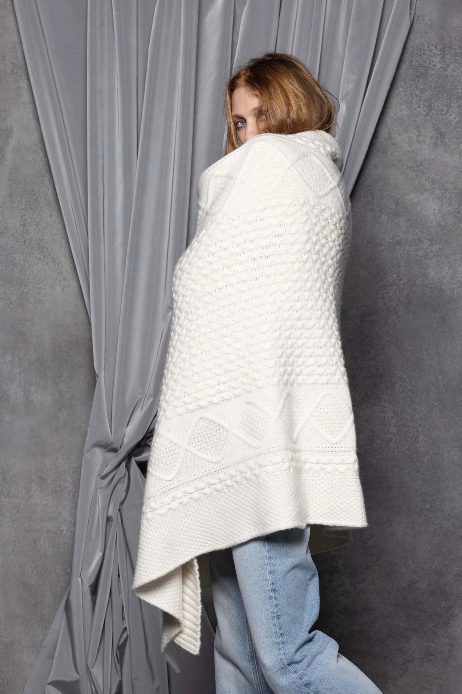 Cashmere Aran Throw Blanket in Cream