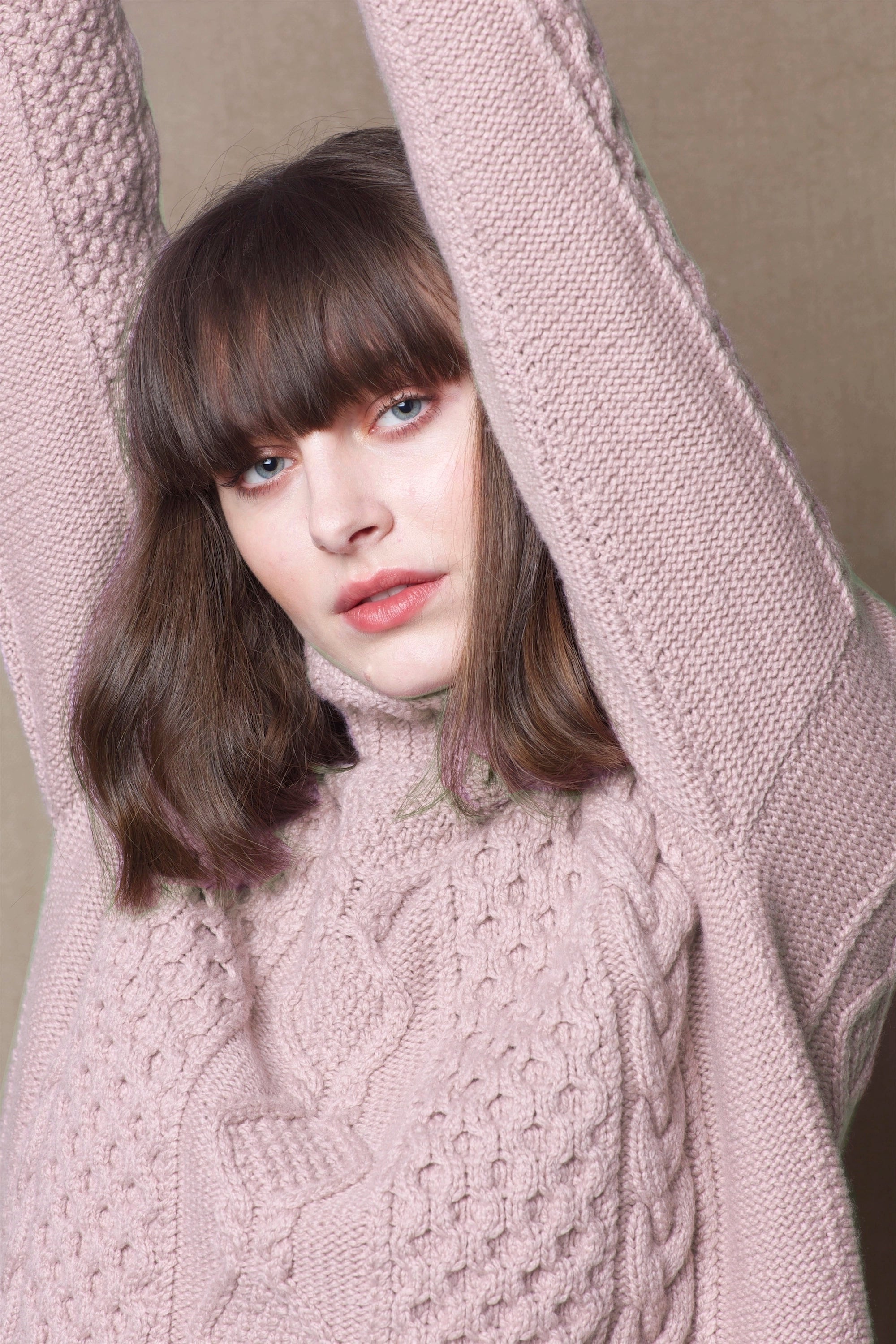 cashmere aran sweater in pink