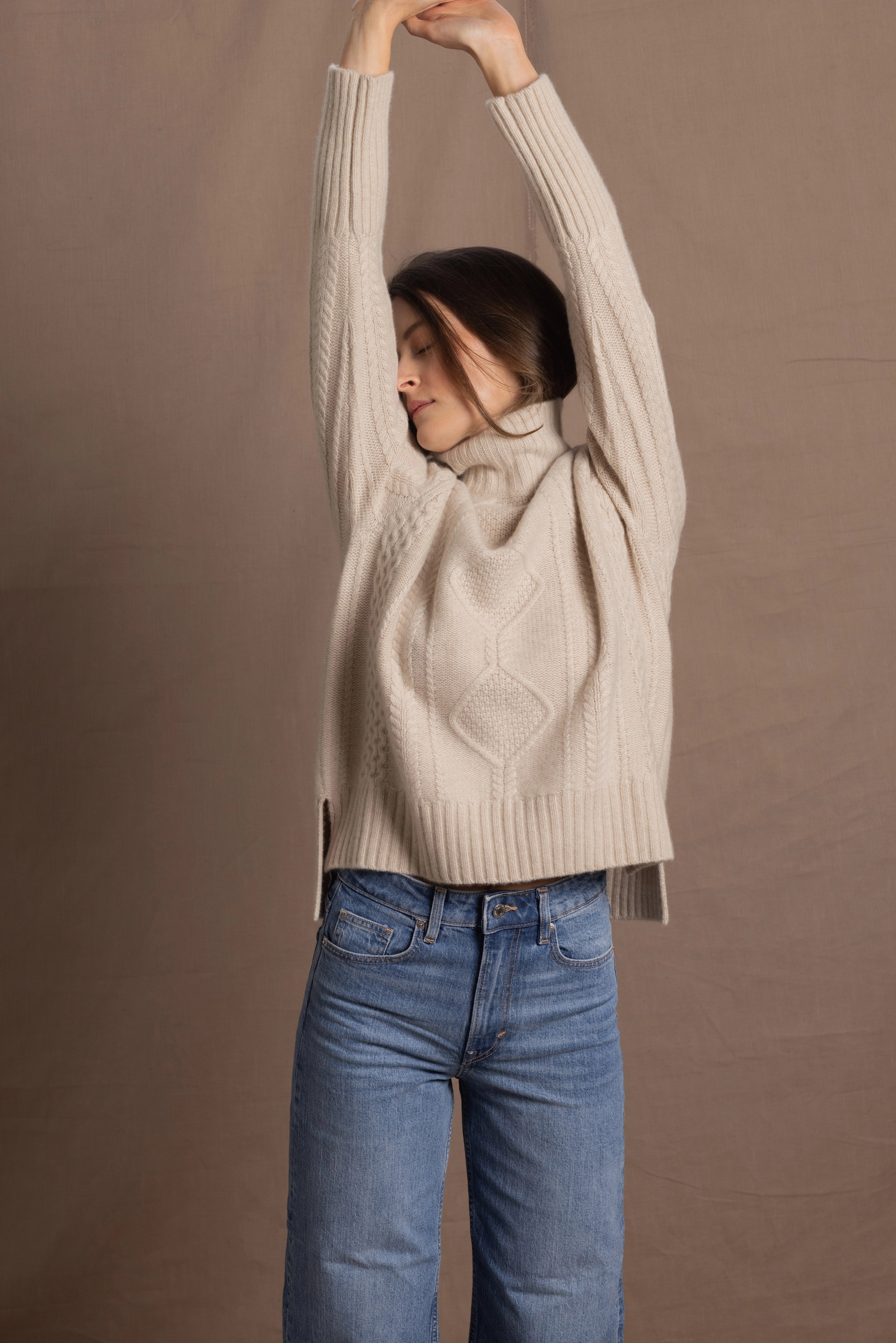 100% Cashmere Aran Sweater with Turtleneck in Cream