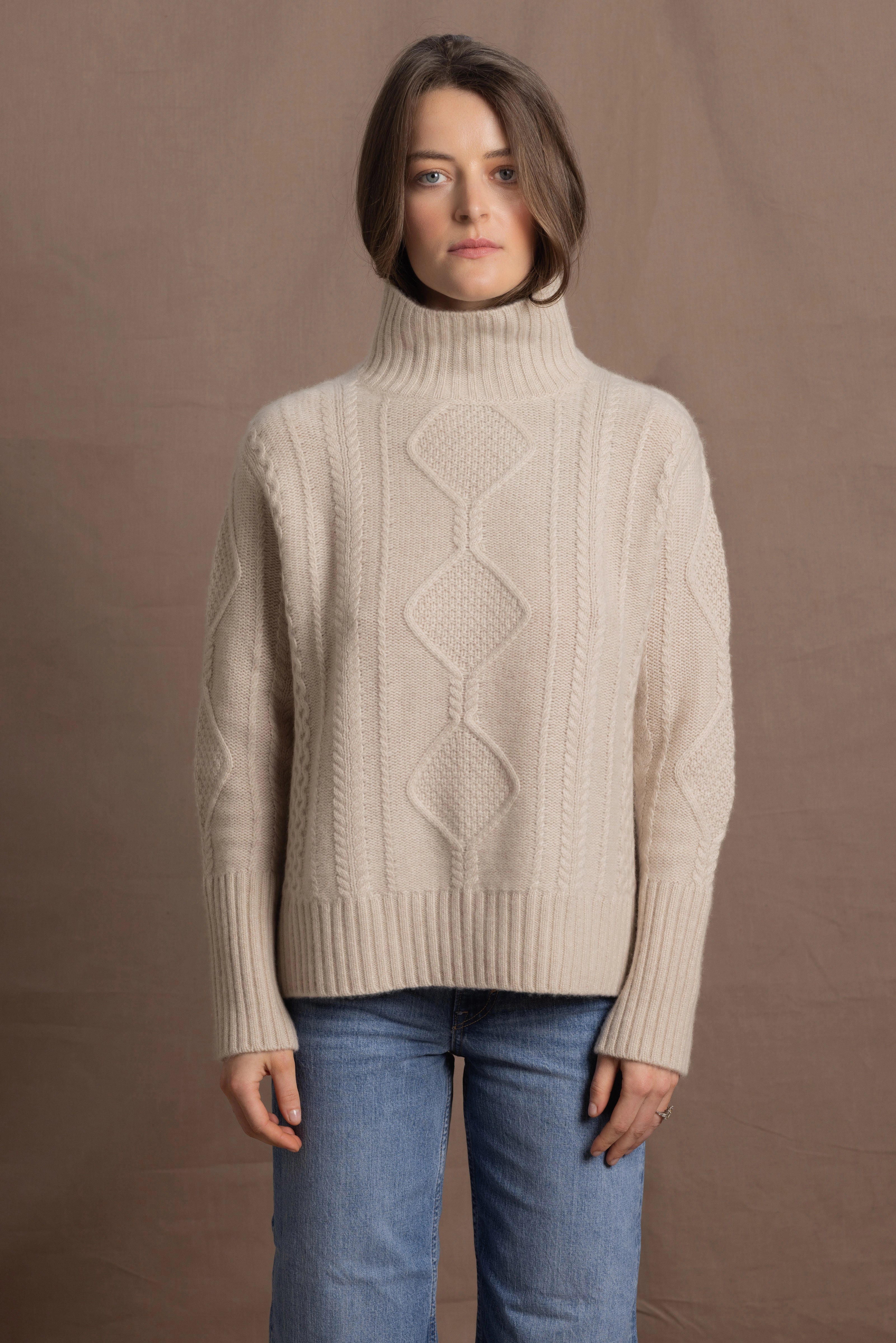 100% Cashmere Aran Sweater with Turtleneck in Cream