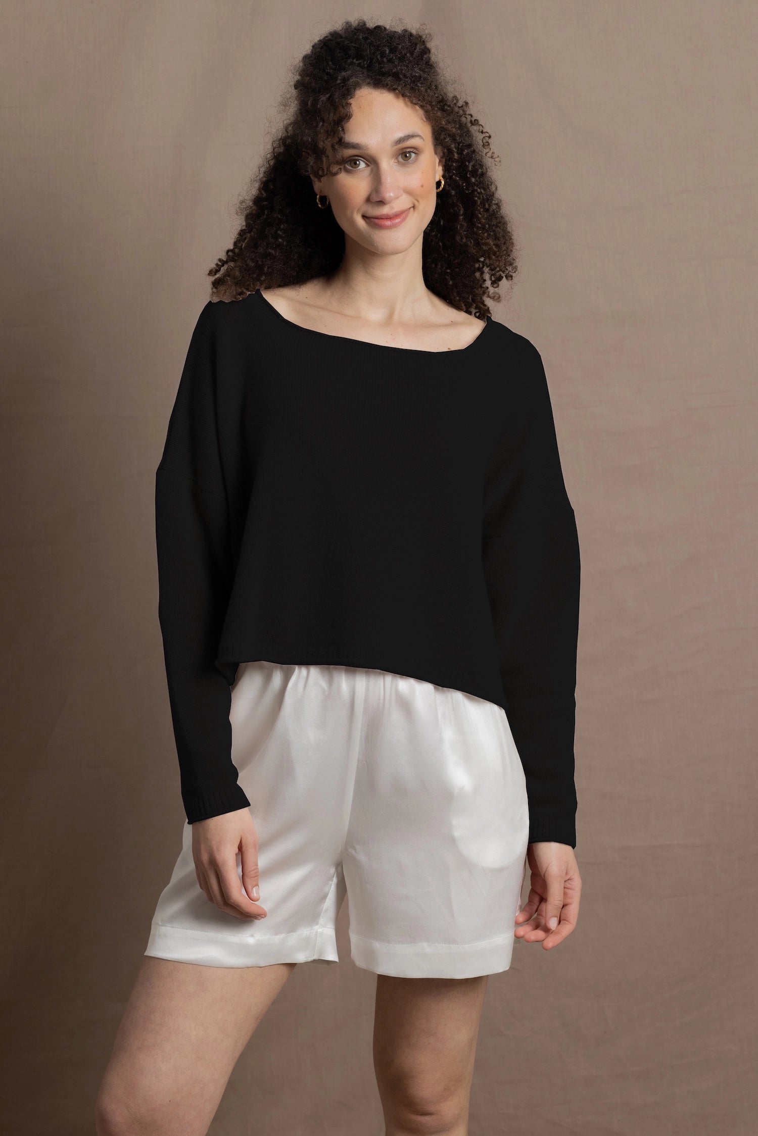 100% Cashmere Cropped Oversized Sweater in Black