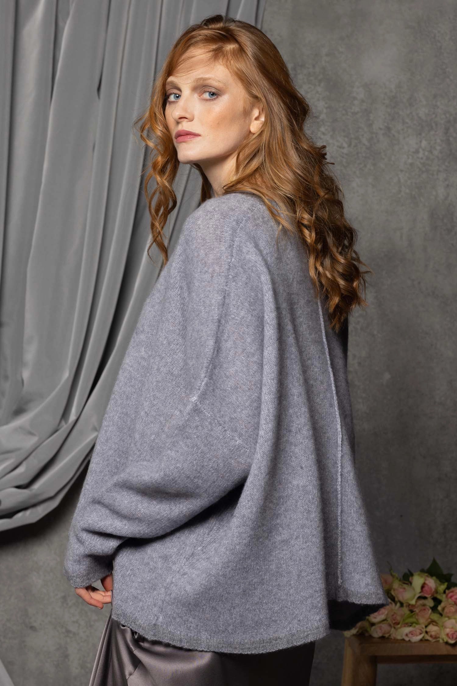 Oversized Cashmere Swing Sweater in Grey