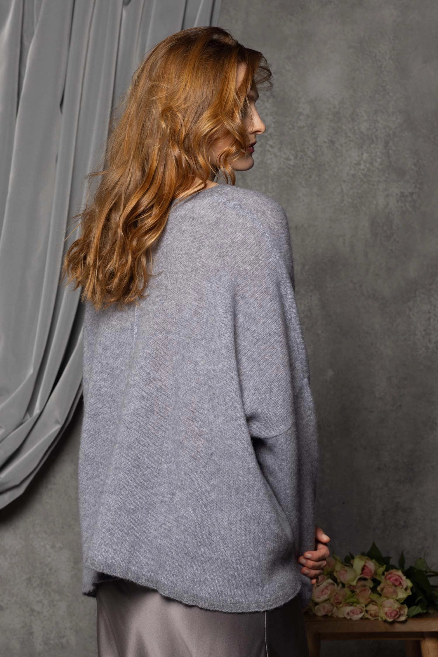Oversized Cashmere Swing Sweater in Grey