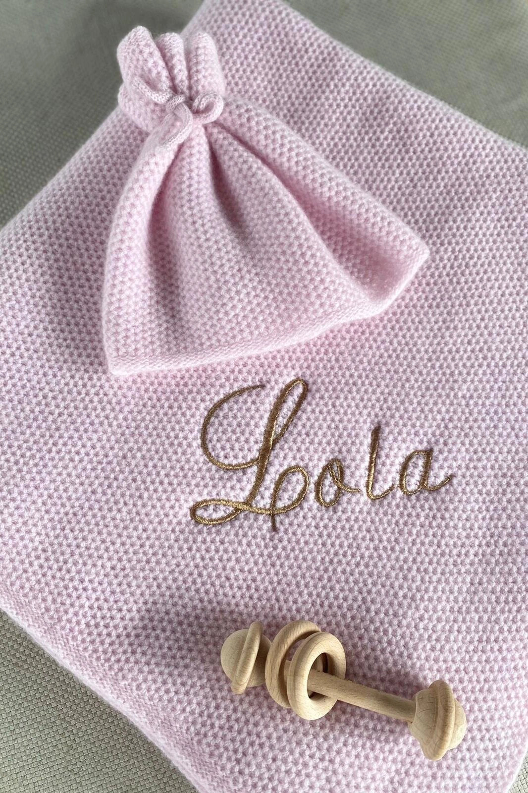 cashmere baby blanket and matching hat with moss stitch in pale pink