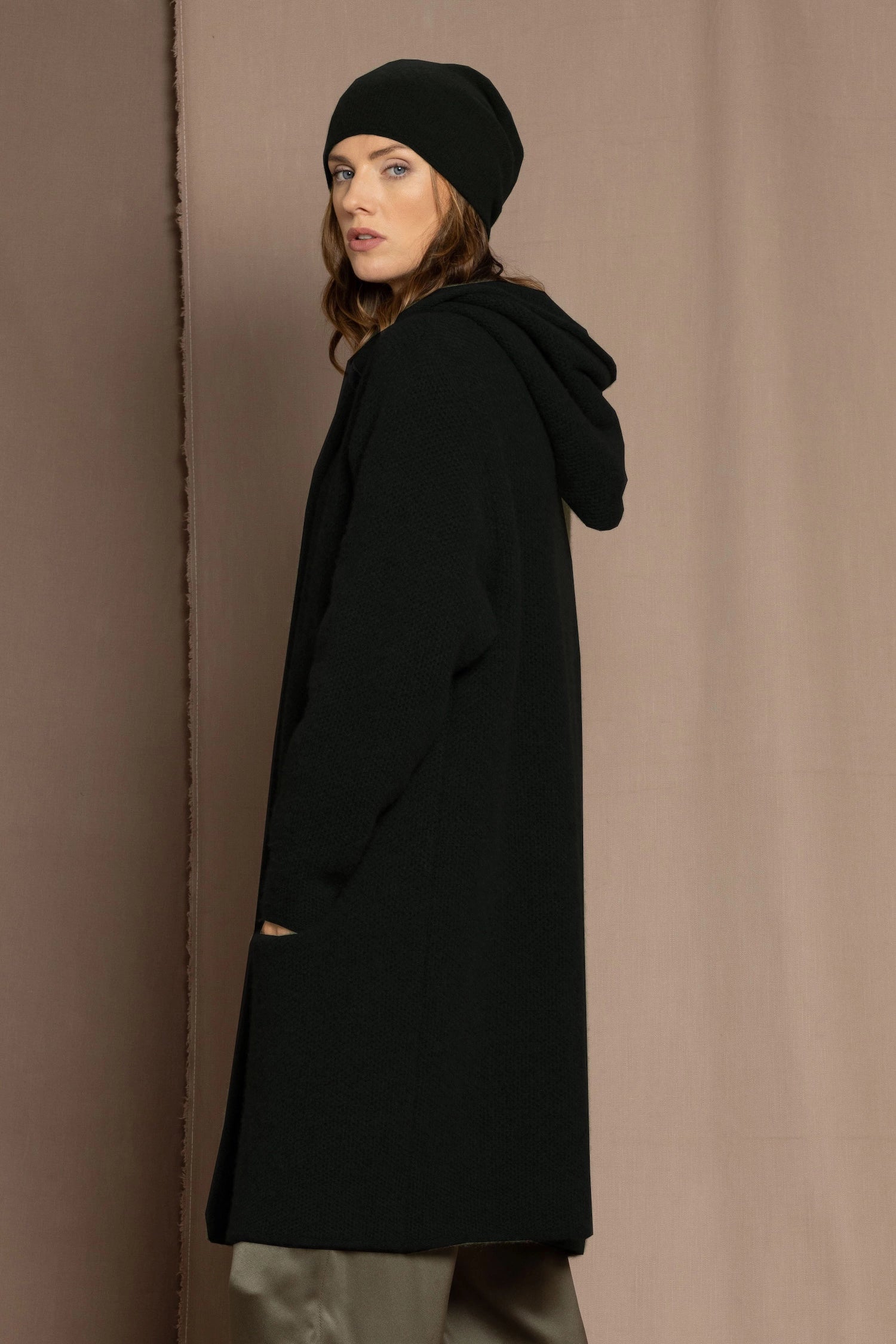 100% Pure Cashmere Hooded Cardigan Coat in Black