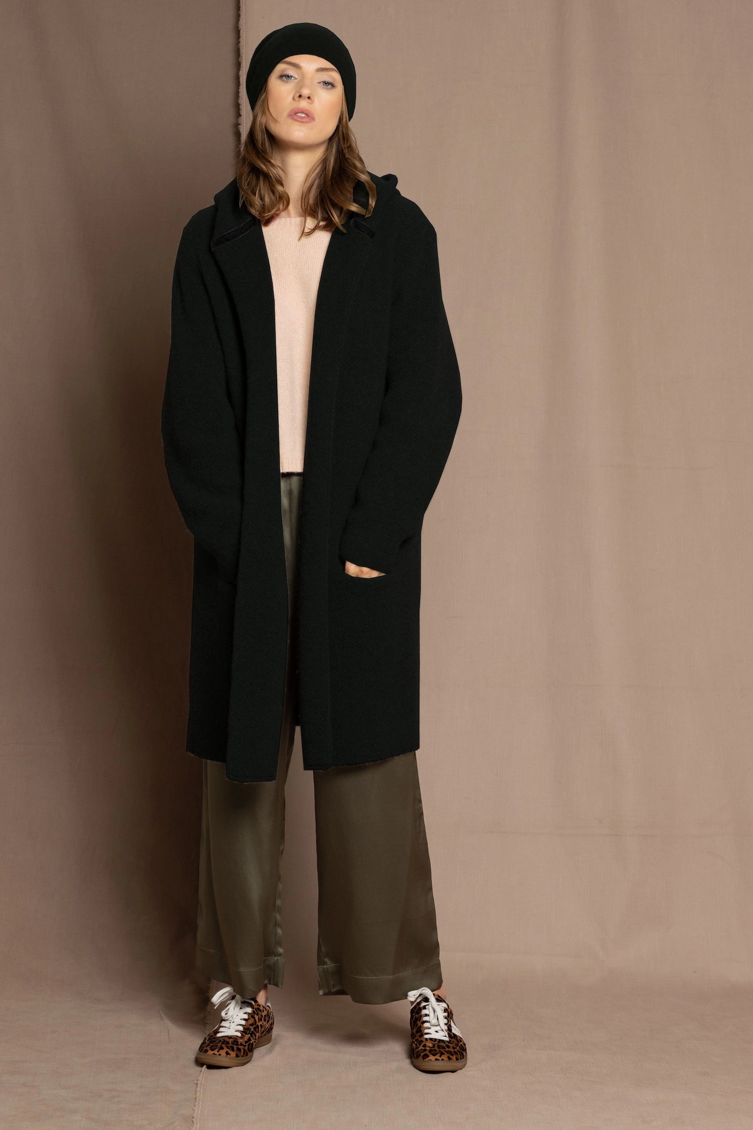 100% Pure Cashmere Hooded Cardigan Coat in Black