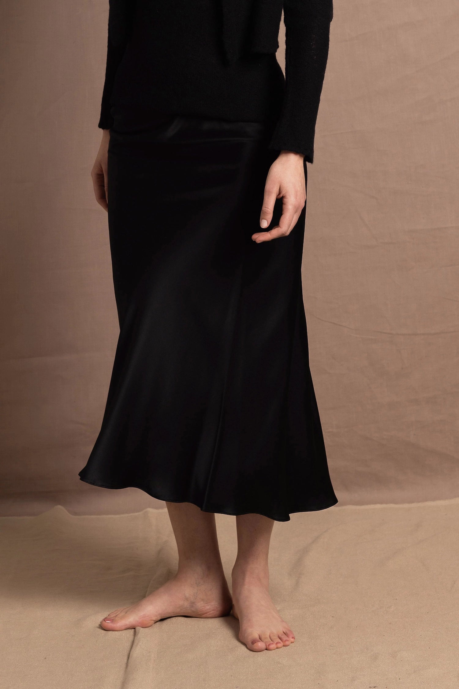 A pure 100% Silk Midi Skirt in Black