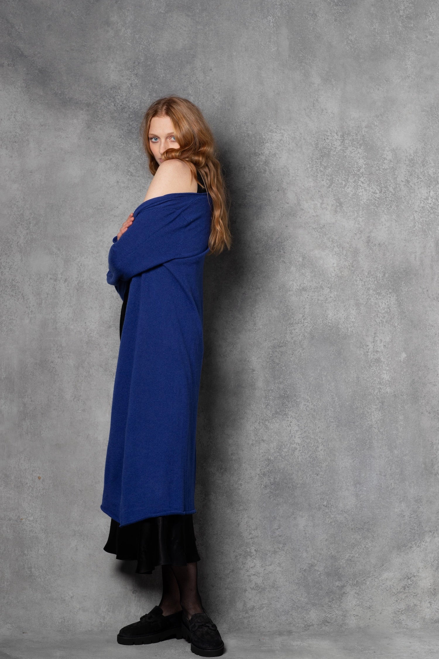 Long Cashmere Cardigan in Bright Blue