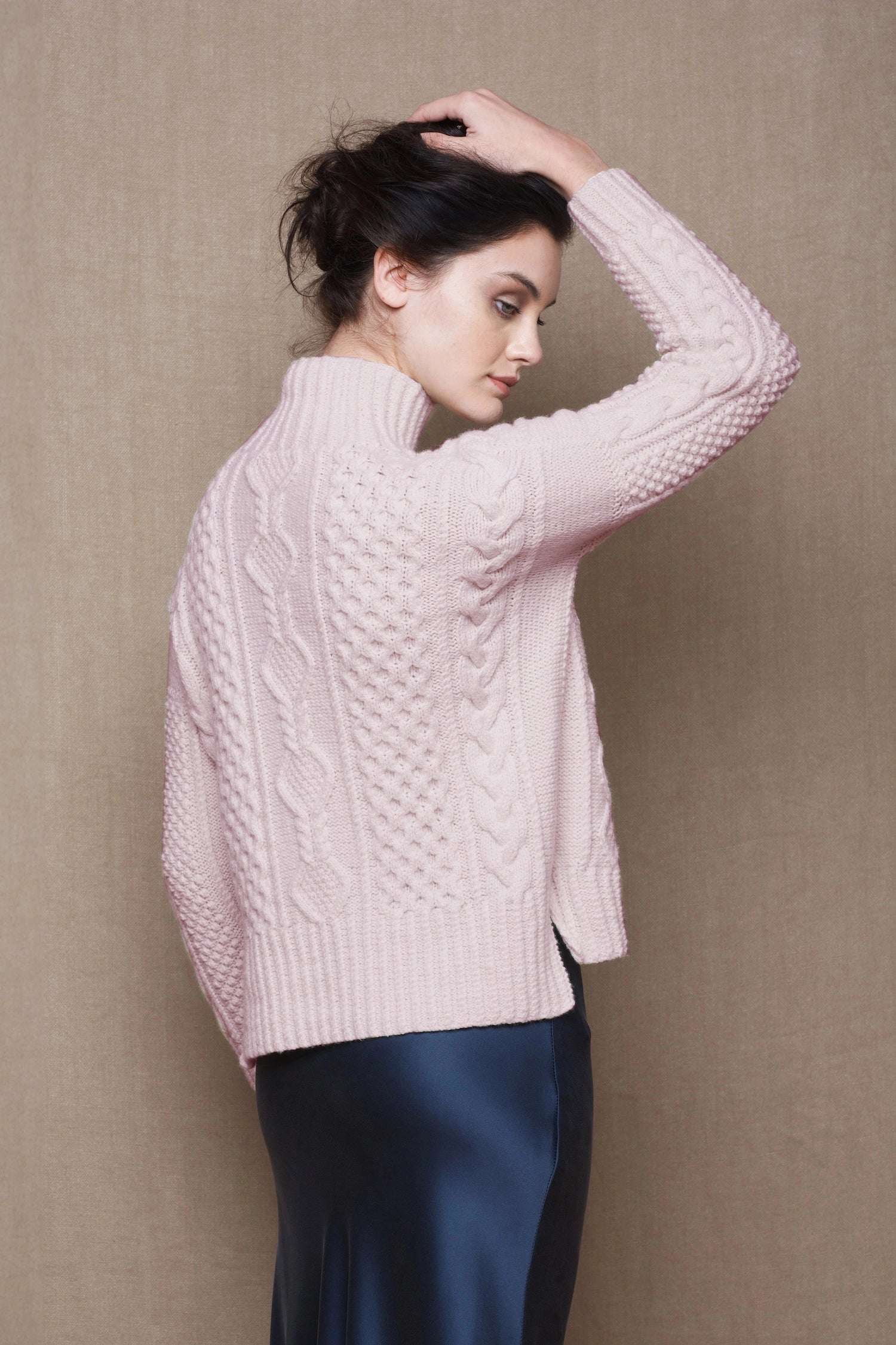 cashmere aran sweater in pink