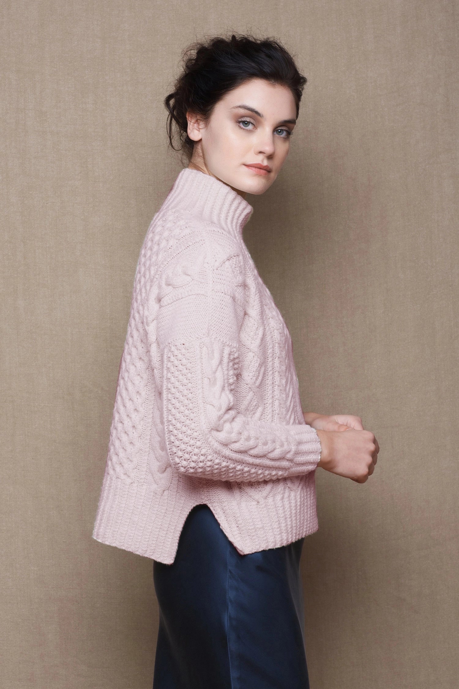 cashmere aran sweater in pink