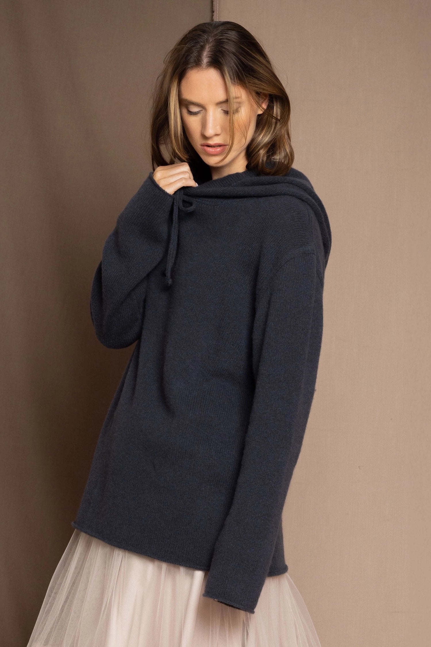 cashmere hoodie sweater in blue