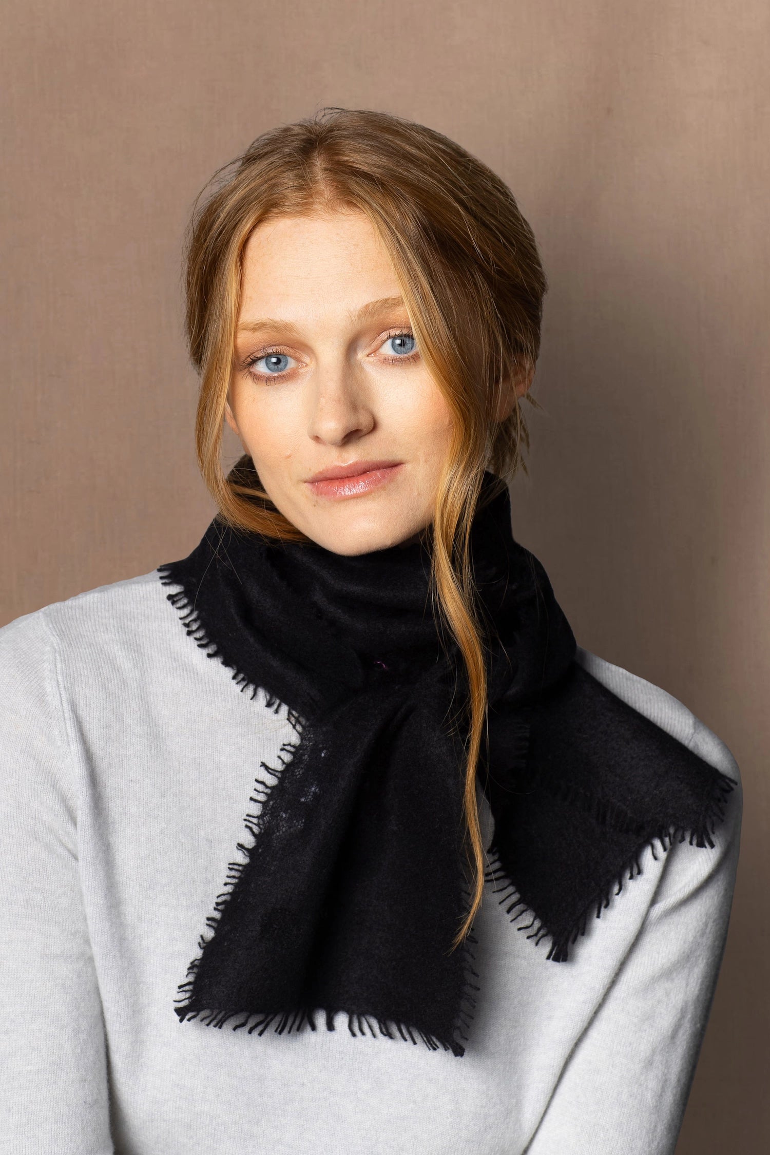 light luxury cashmere scarf in black