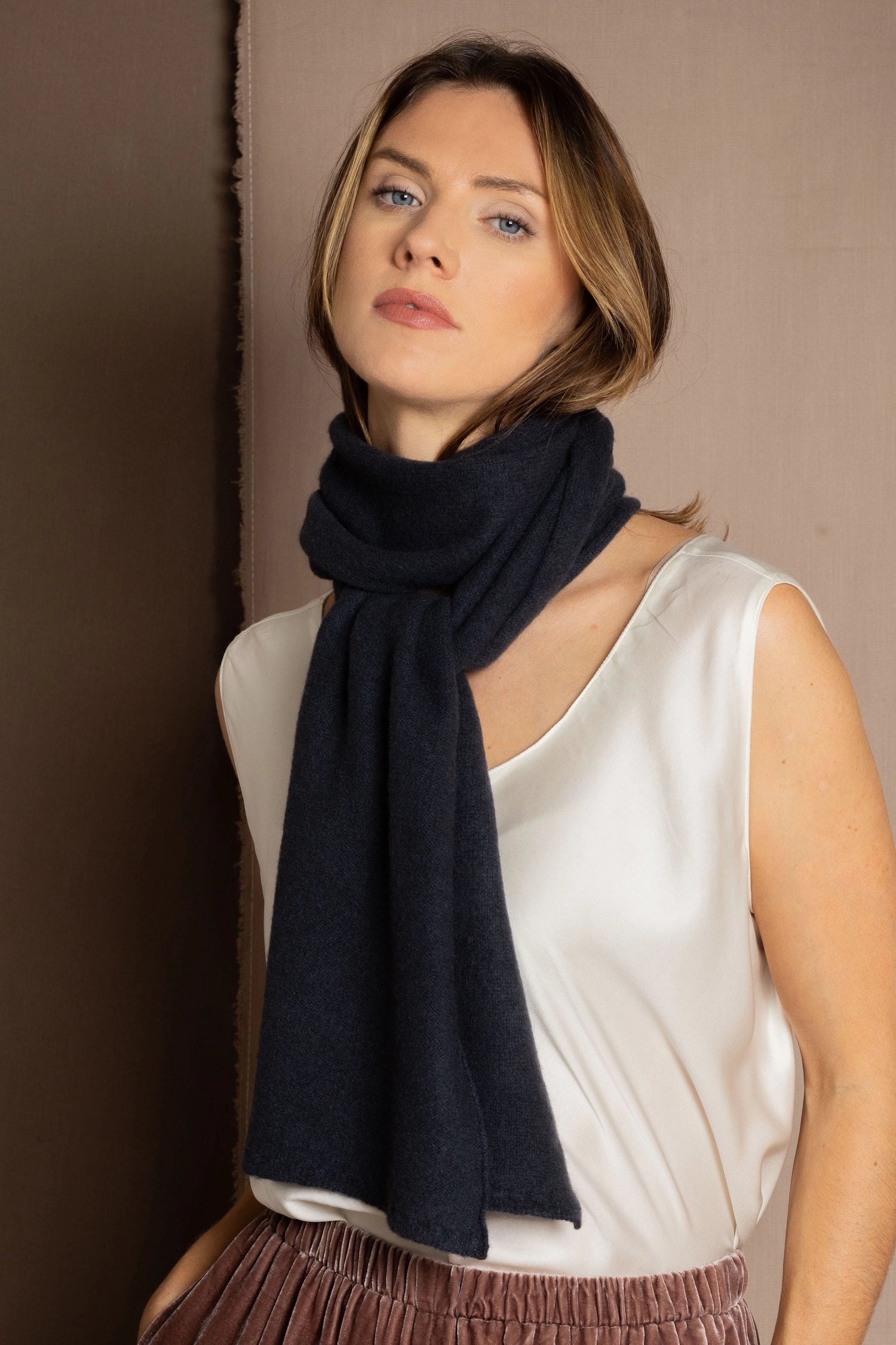 cashmere scarf in blue