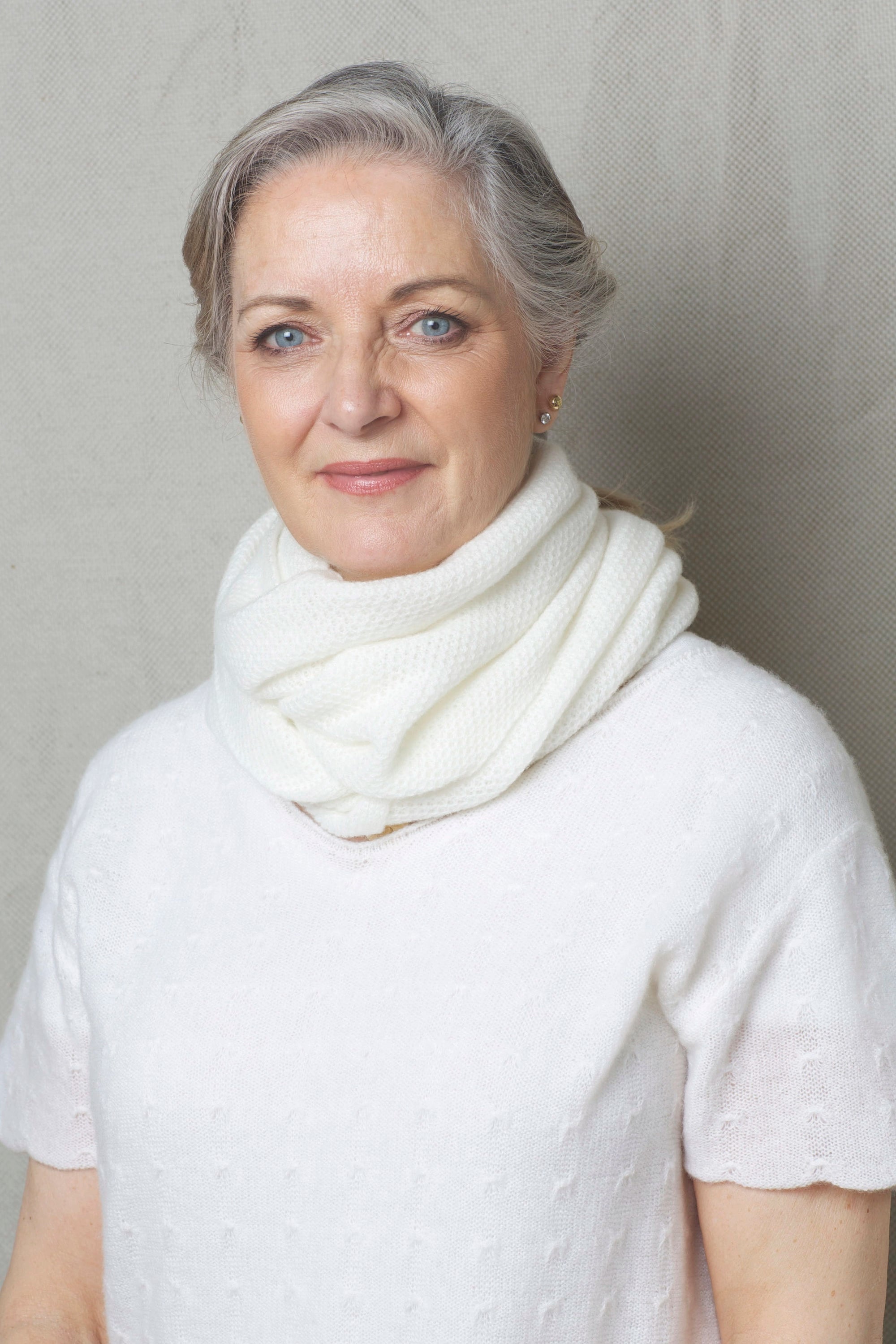 Luxury Cashmere Snood Scarf in Cream