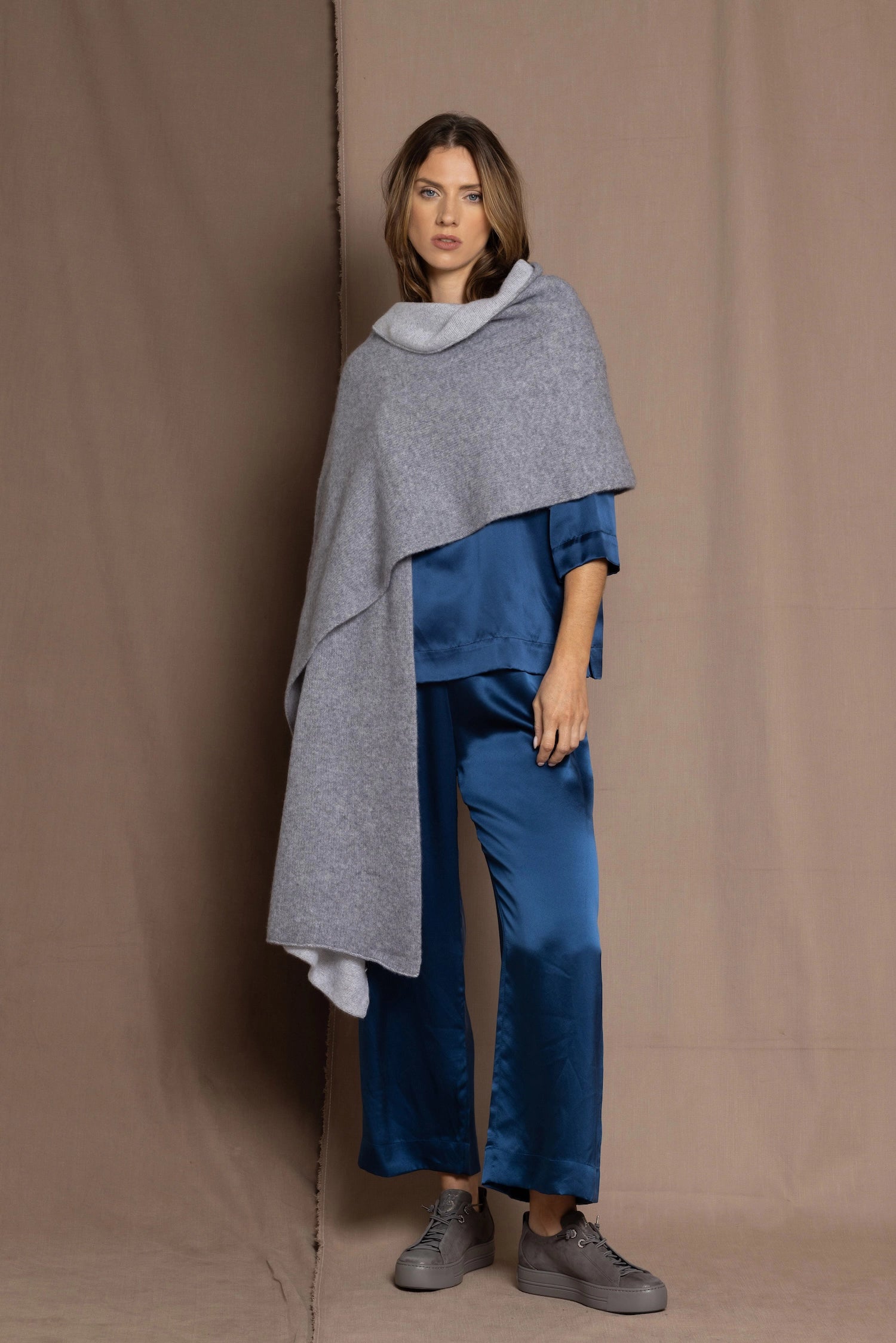 large cashmere wrap in grey and cream