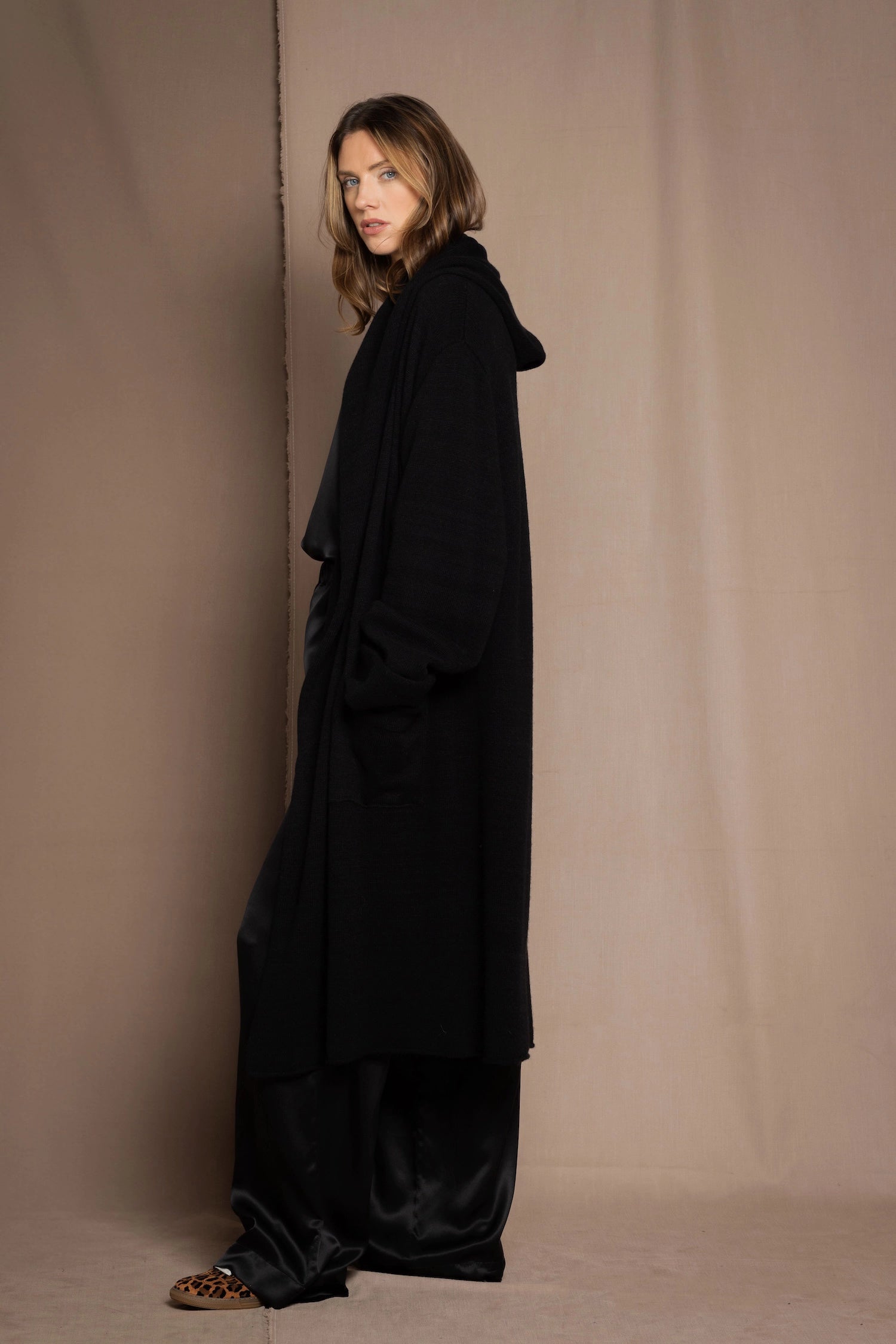 luxury oversized cashmere coat in black