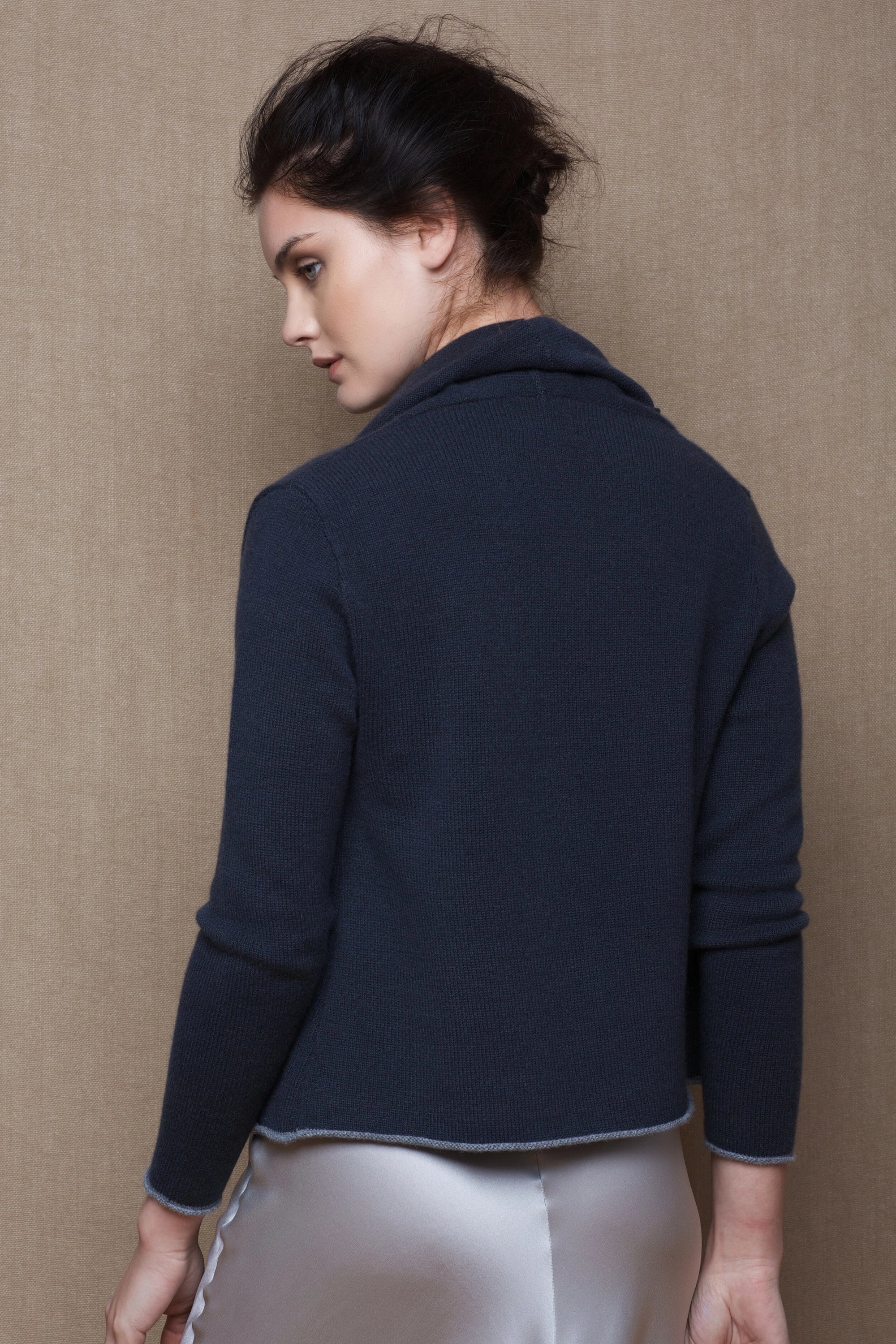 Luxury Cashmere Cardigan Cropped in Blue