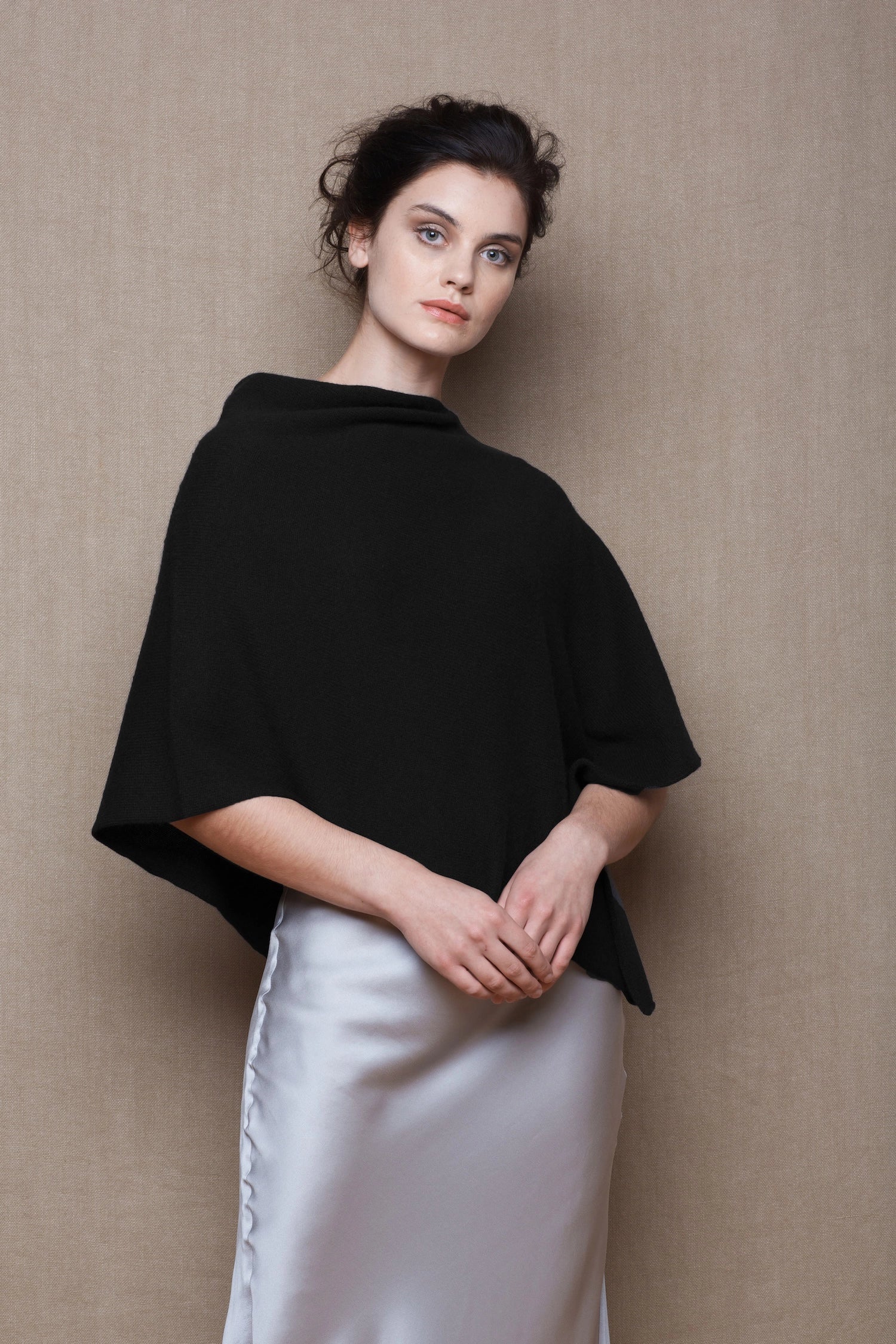 100% Cashmere Cape in Black