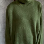 Oversized Cashmere Turtleneck Sweater in Green Video