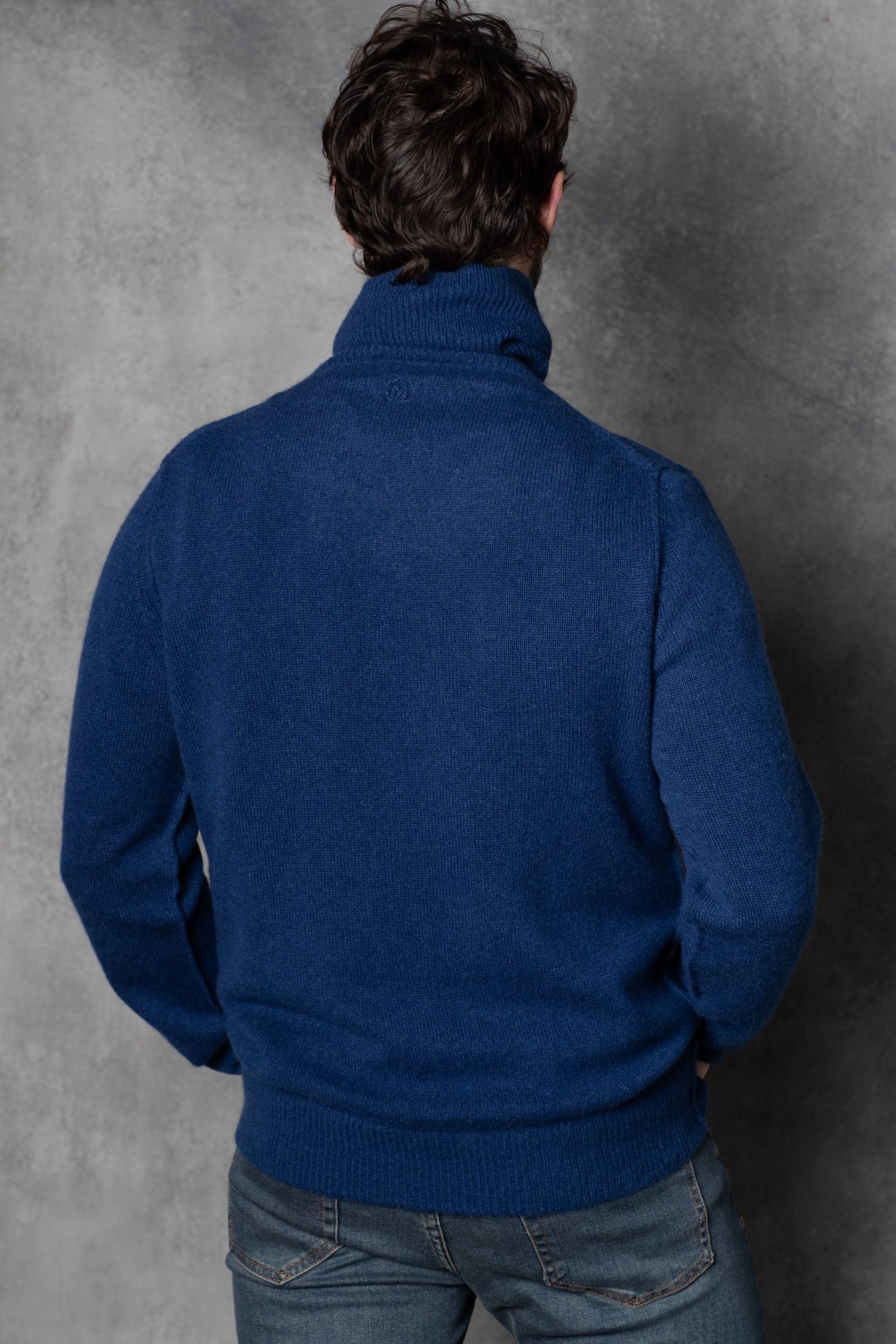 Men's Cashmere Turtleneck Sweater in Navy
