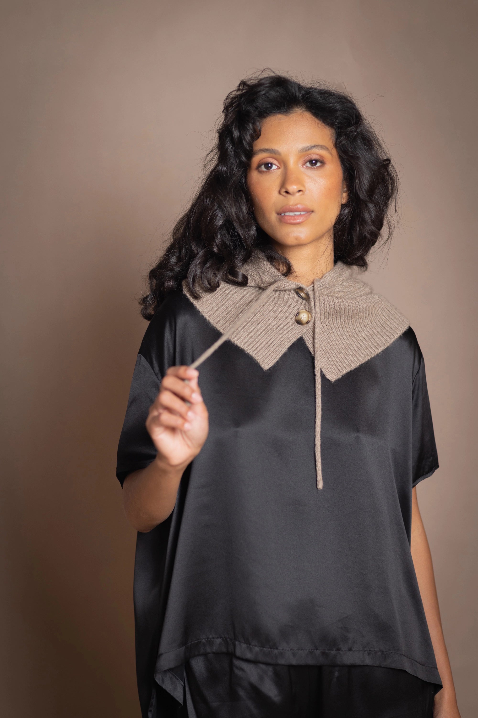 Cable Cashmere Hood | Cafe Latte