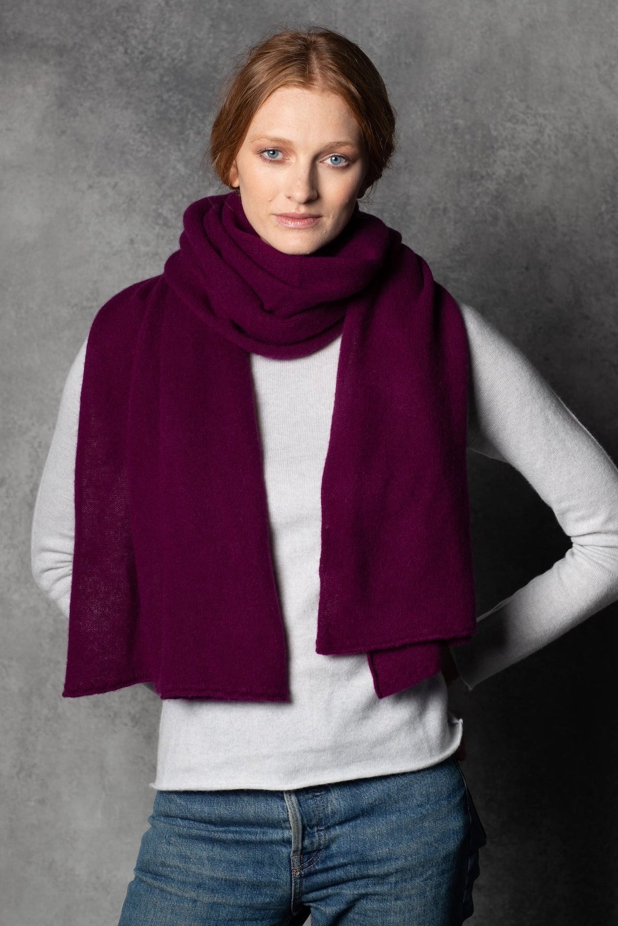 Large cashmere wrap scarf in bordeaux