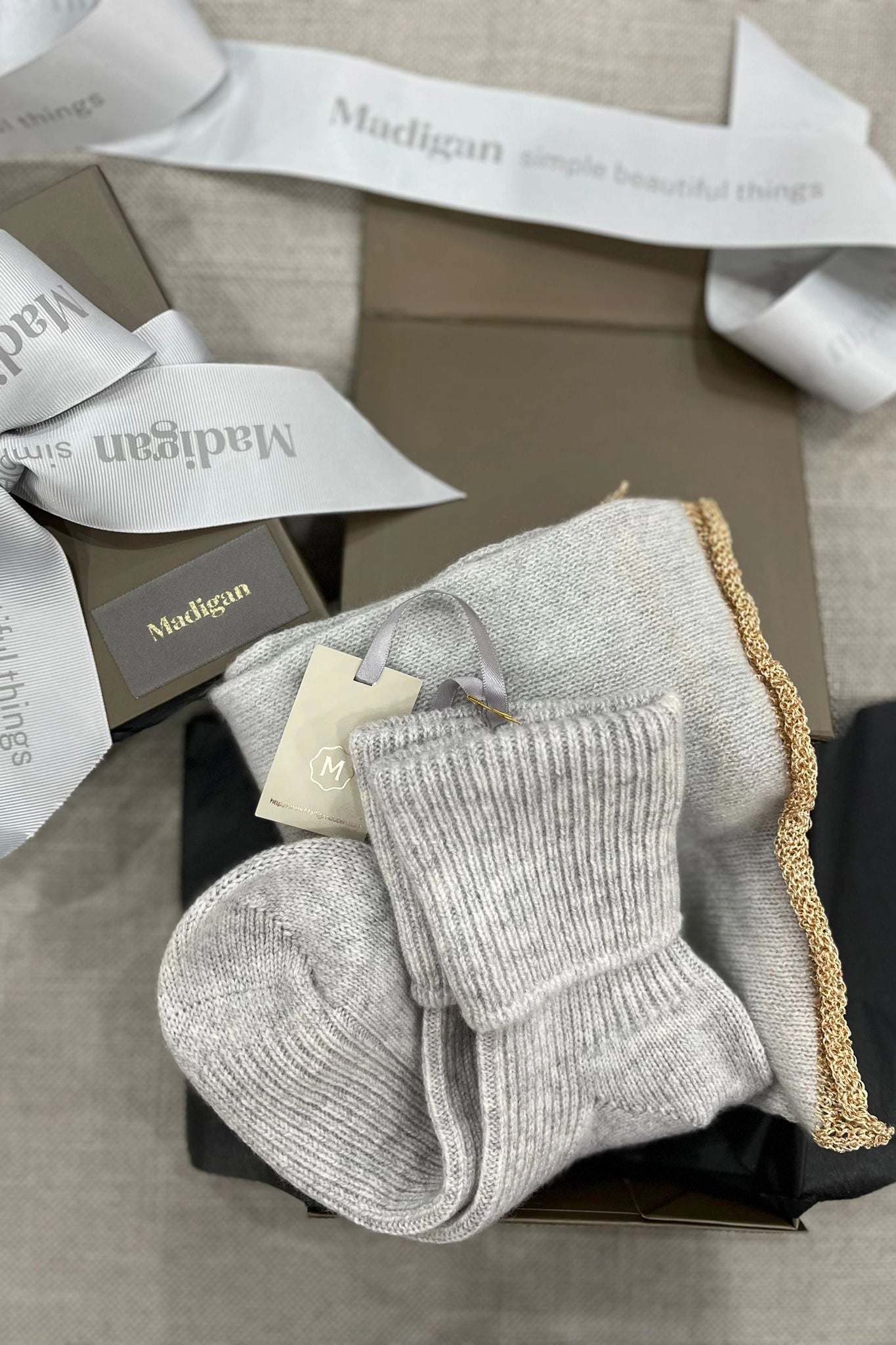 Luxury Cashmere Gift Set Socks and Scarf in Grey