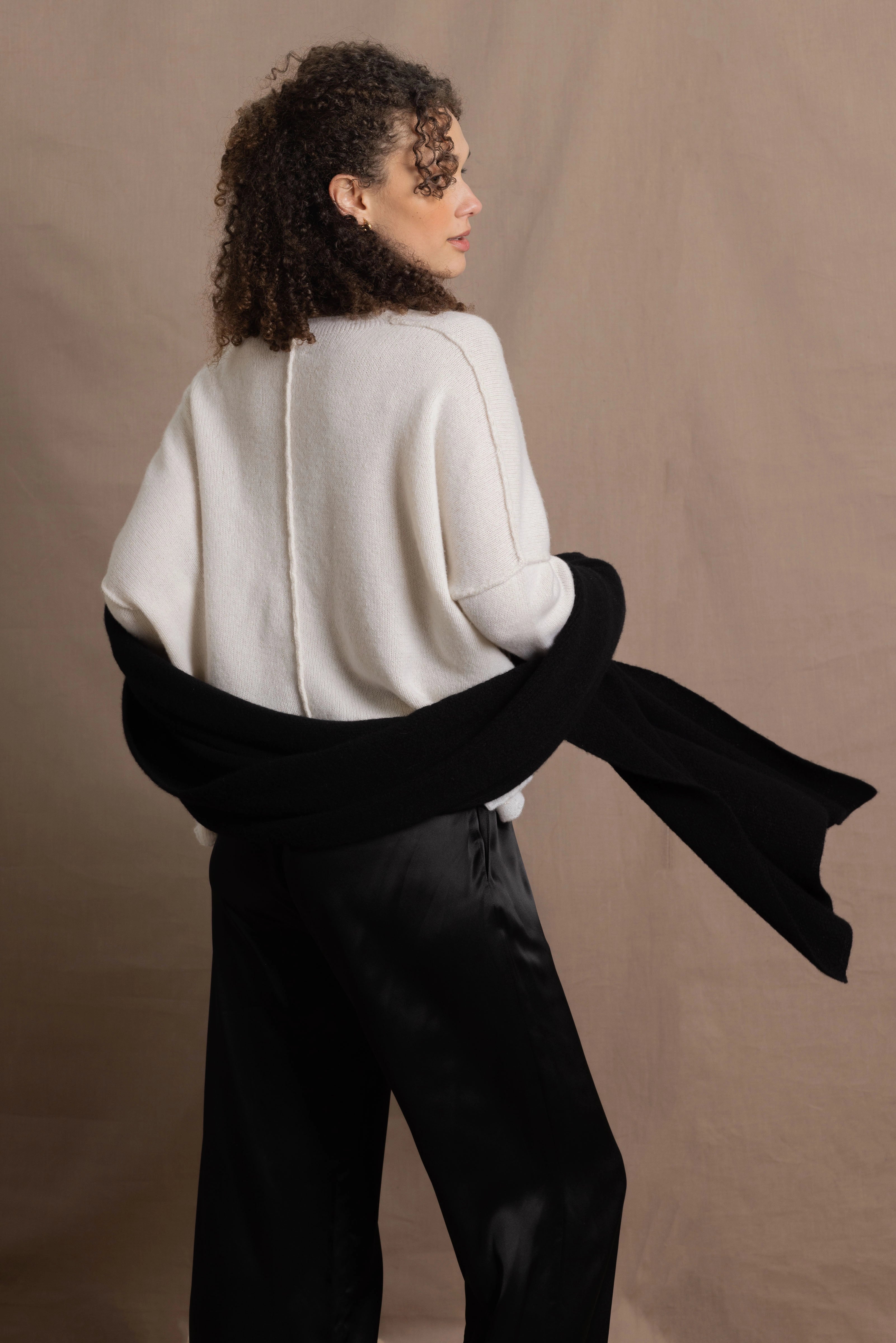 100% Cashmere Large Blanket Wrap in Black