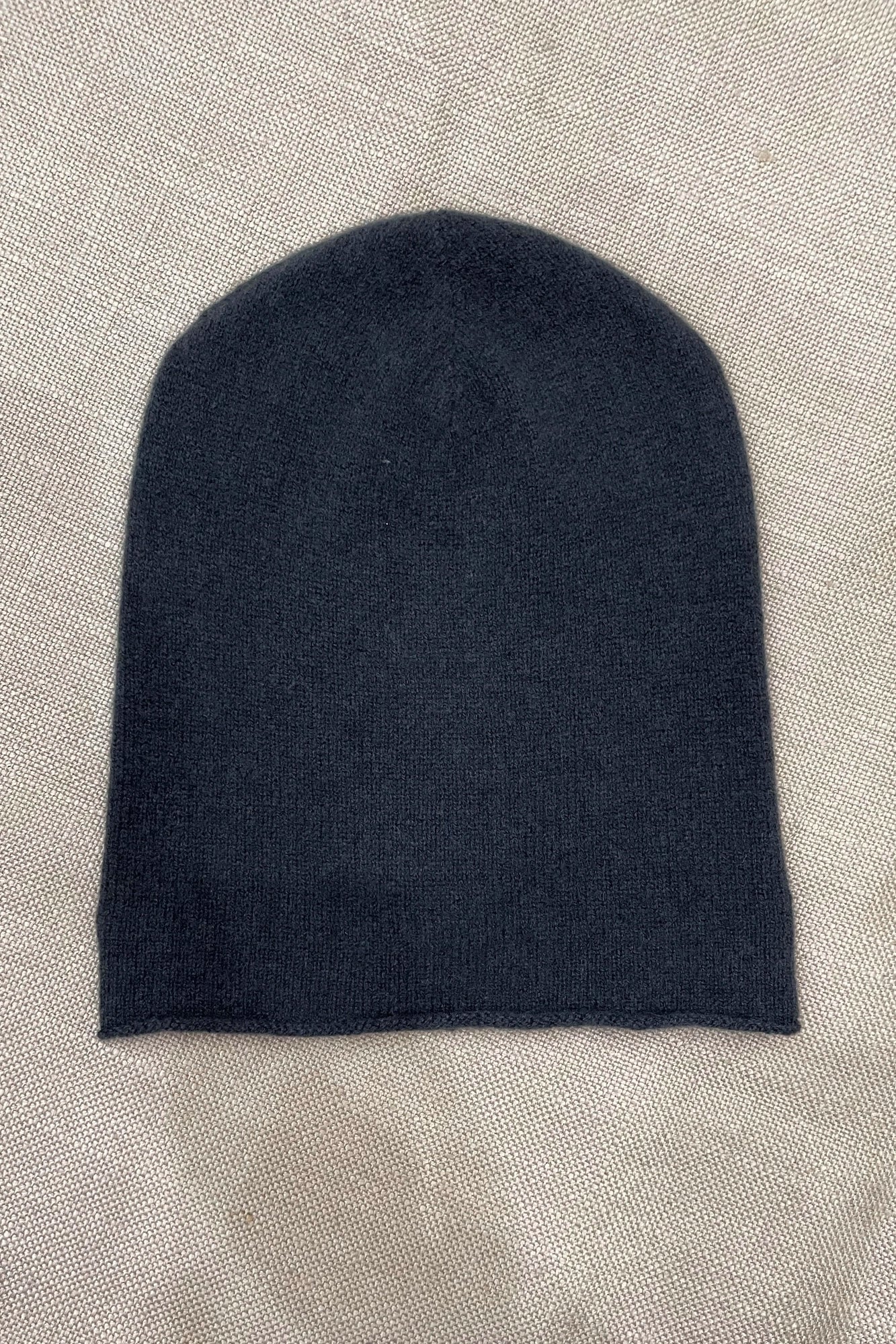 Luxury Cashmere Beanie Hat in Navy Blue