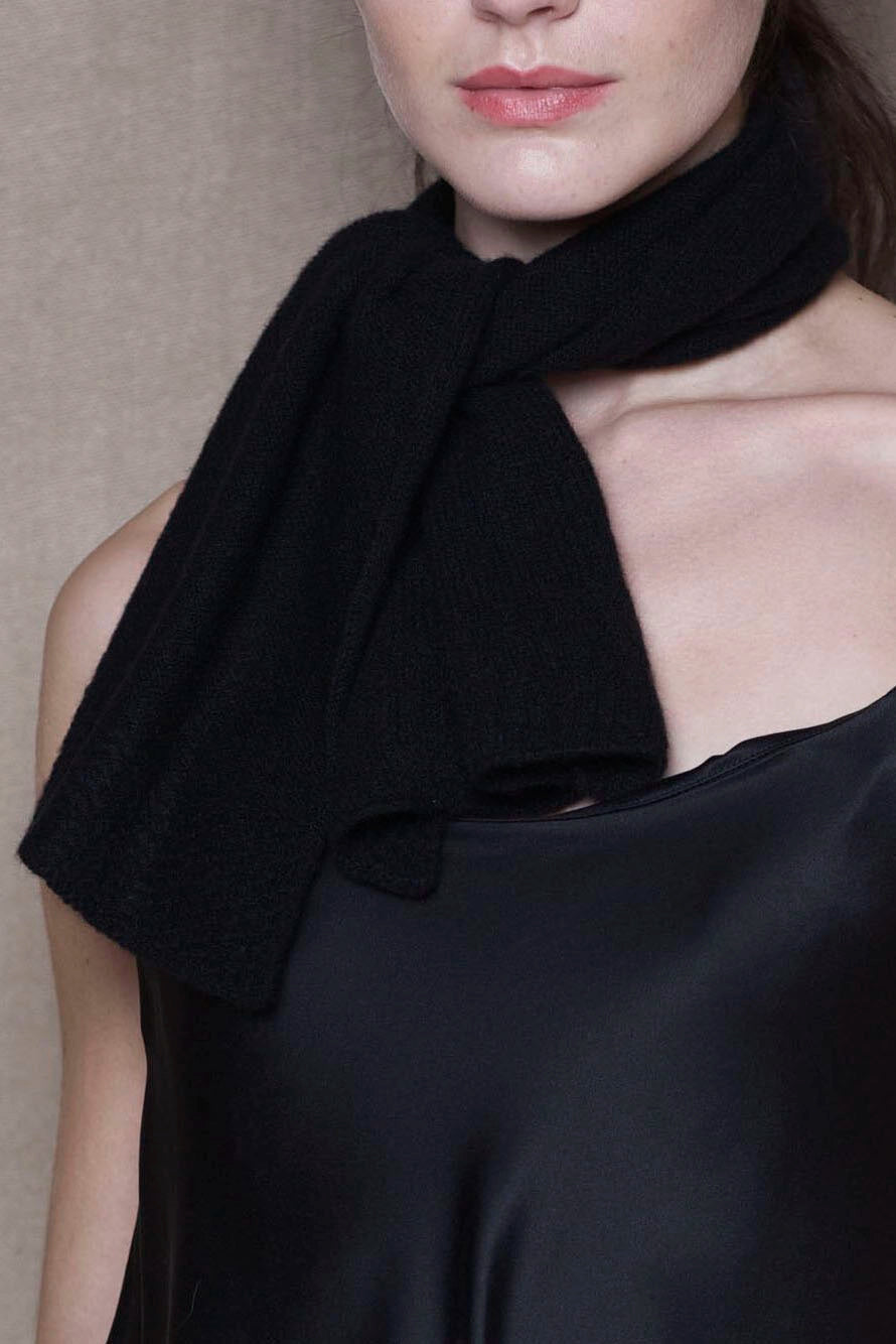 Luxury Small Cashmere Scarf in Black