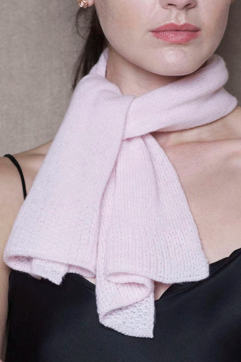 Luxury Small Cashmere Scarf in Pale Pink