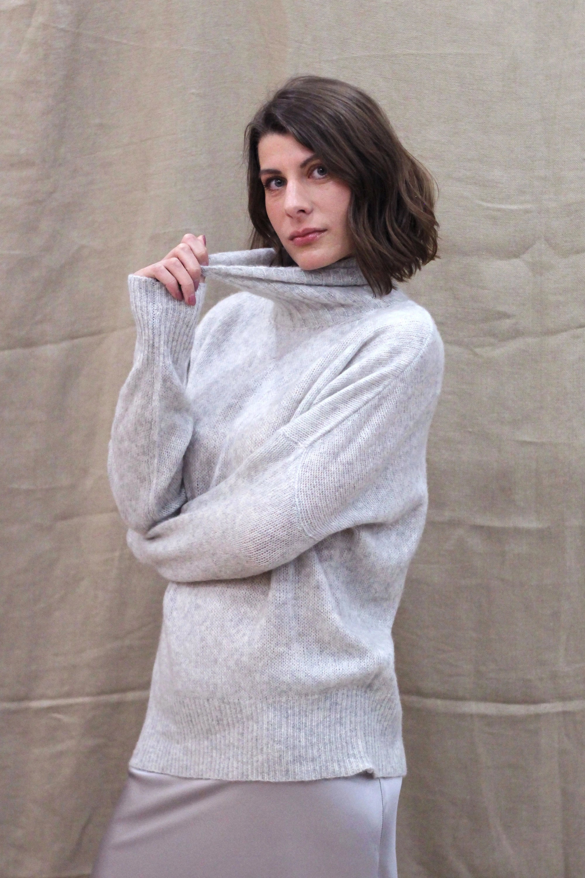Cashmere Turtleneck Sweater in Grey