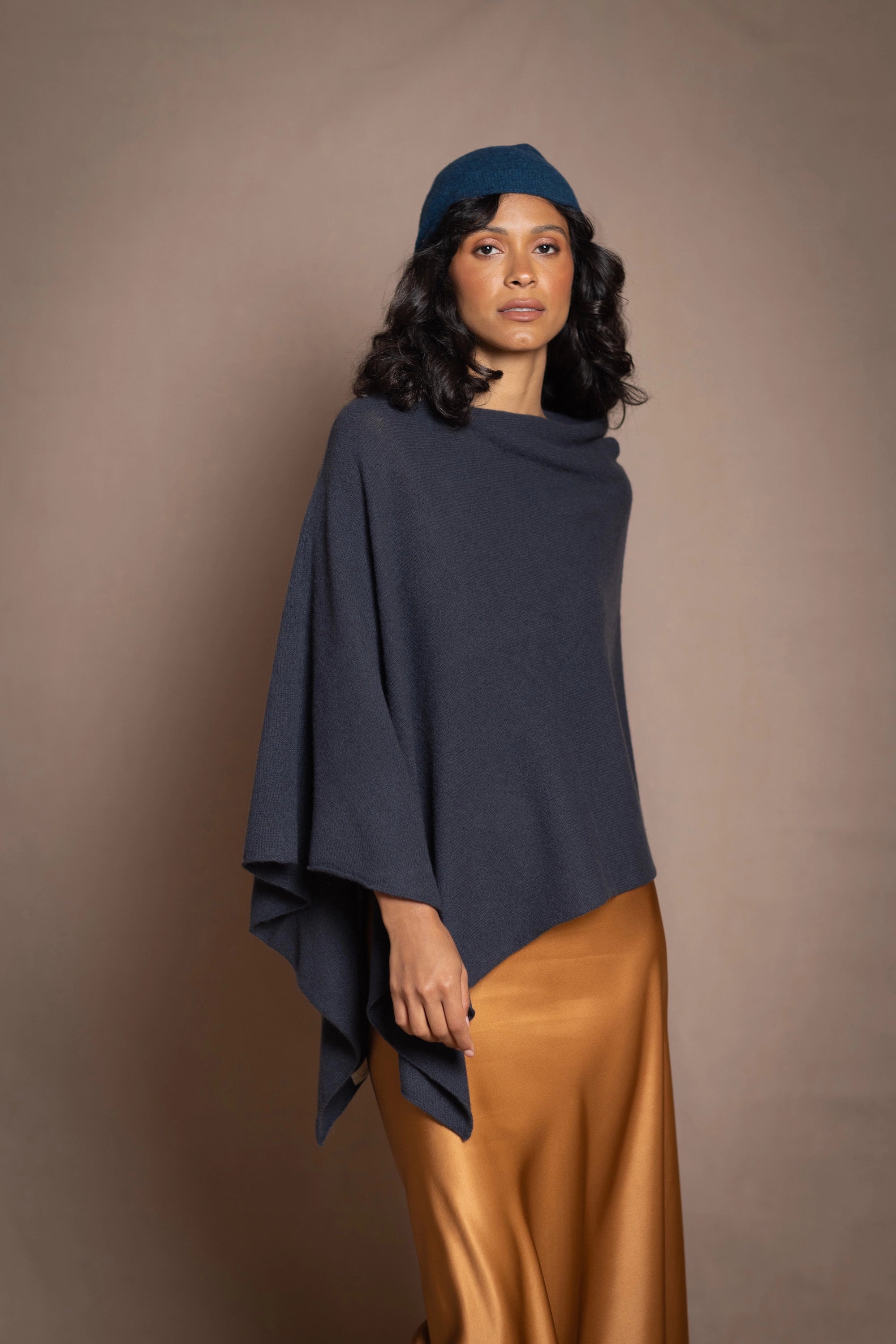 Madi Cashmere Cape | Ink
