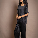 Síoda Oversized Keyhole Silk Tee | Black
