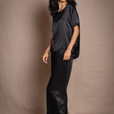 Síoda Oversized Keyhole Silk Tee | Black