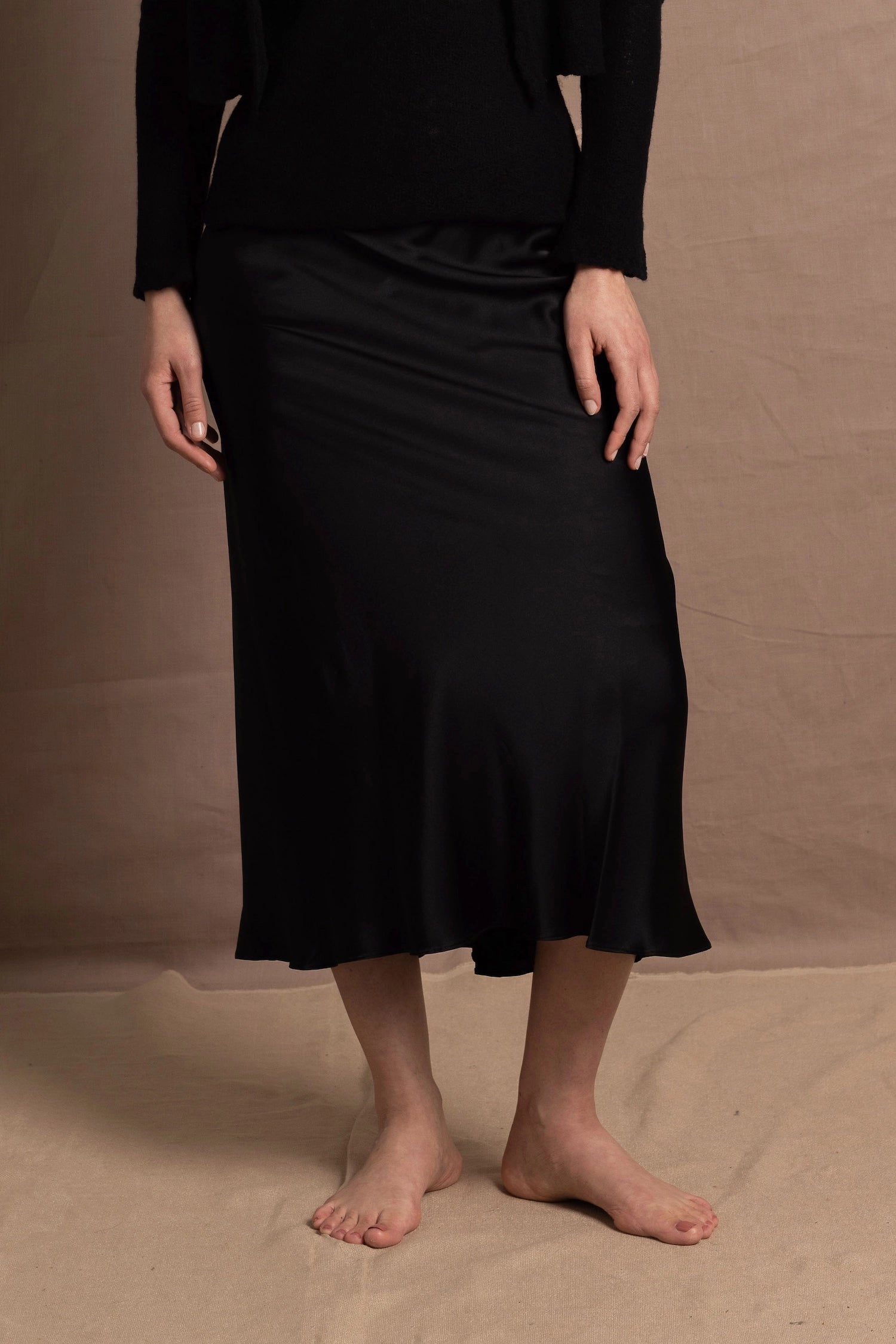 A pure 100% Silk Midi Skirt in Black