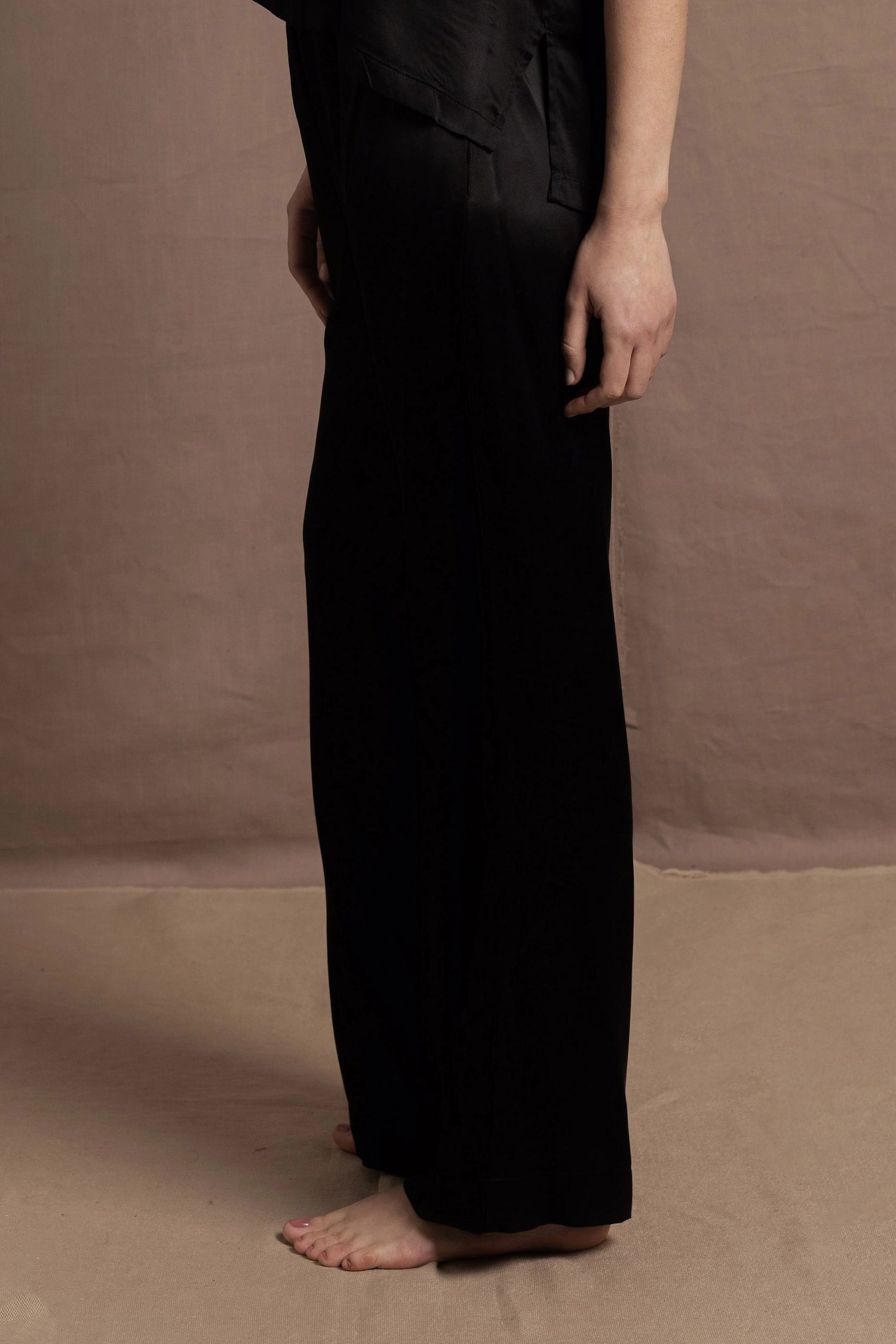 luxury trousers made from 100% silk in black