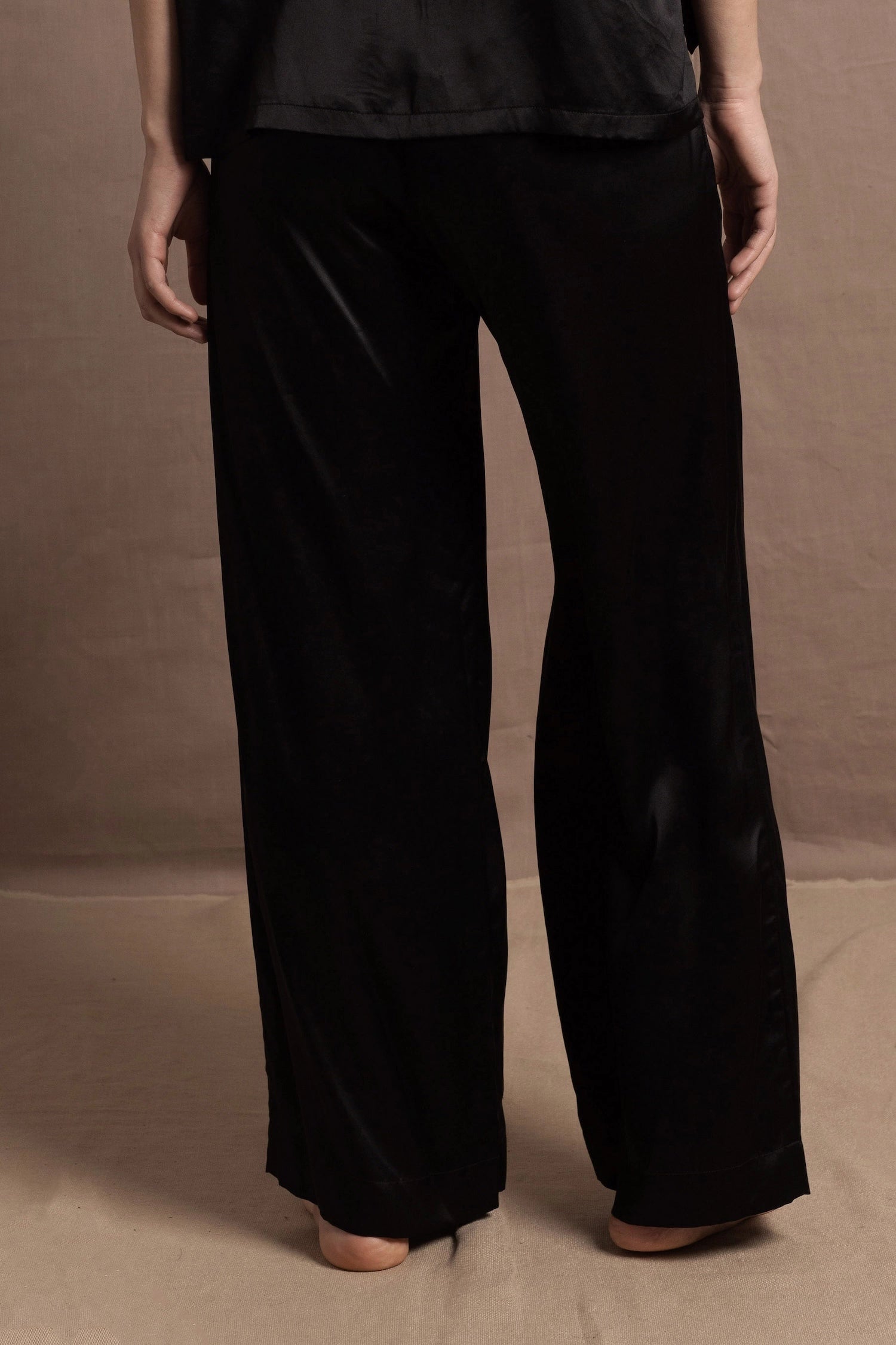 luxury trousers made from 100% silk in black