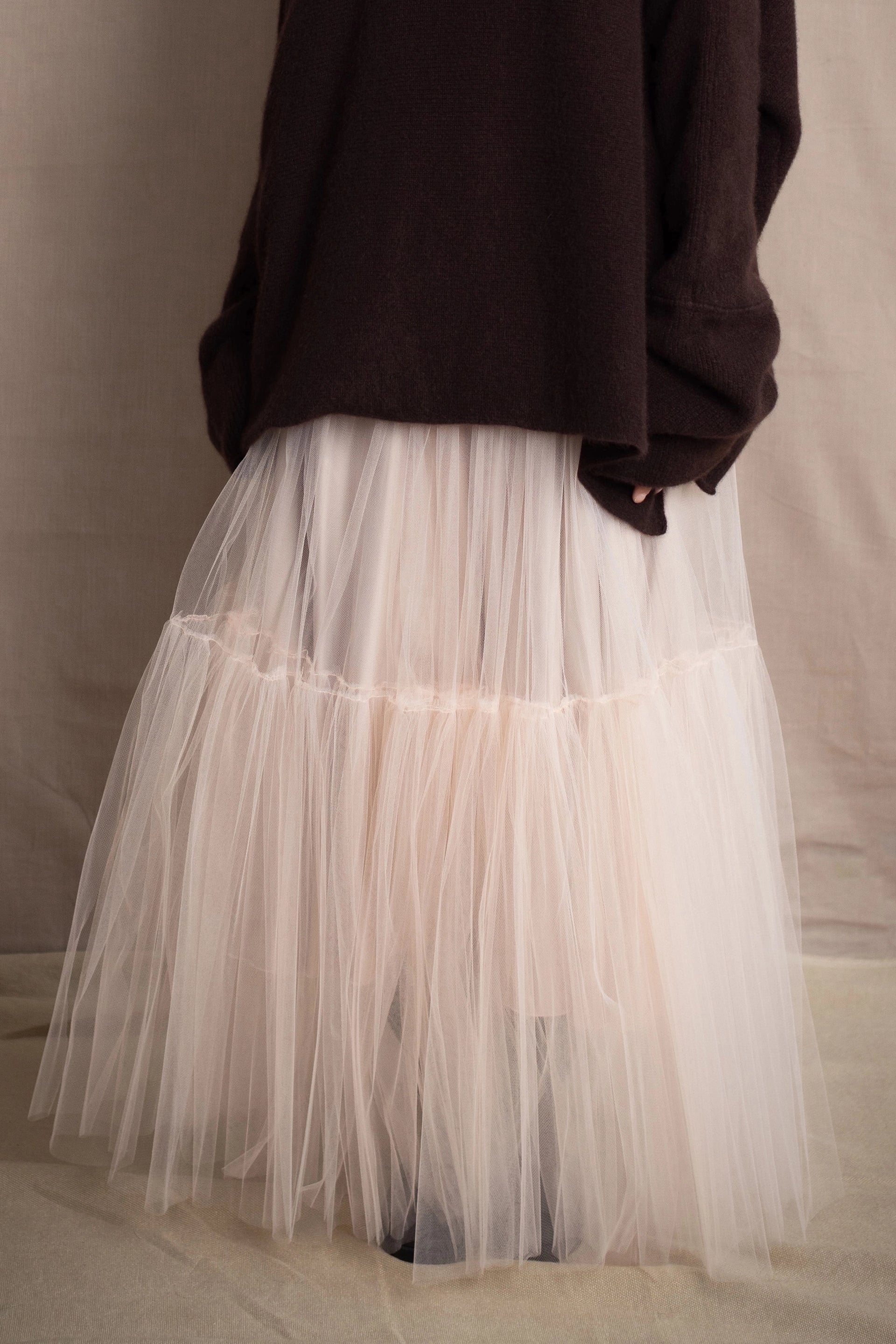 Weekender_Sweater_Truffle_Tull