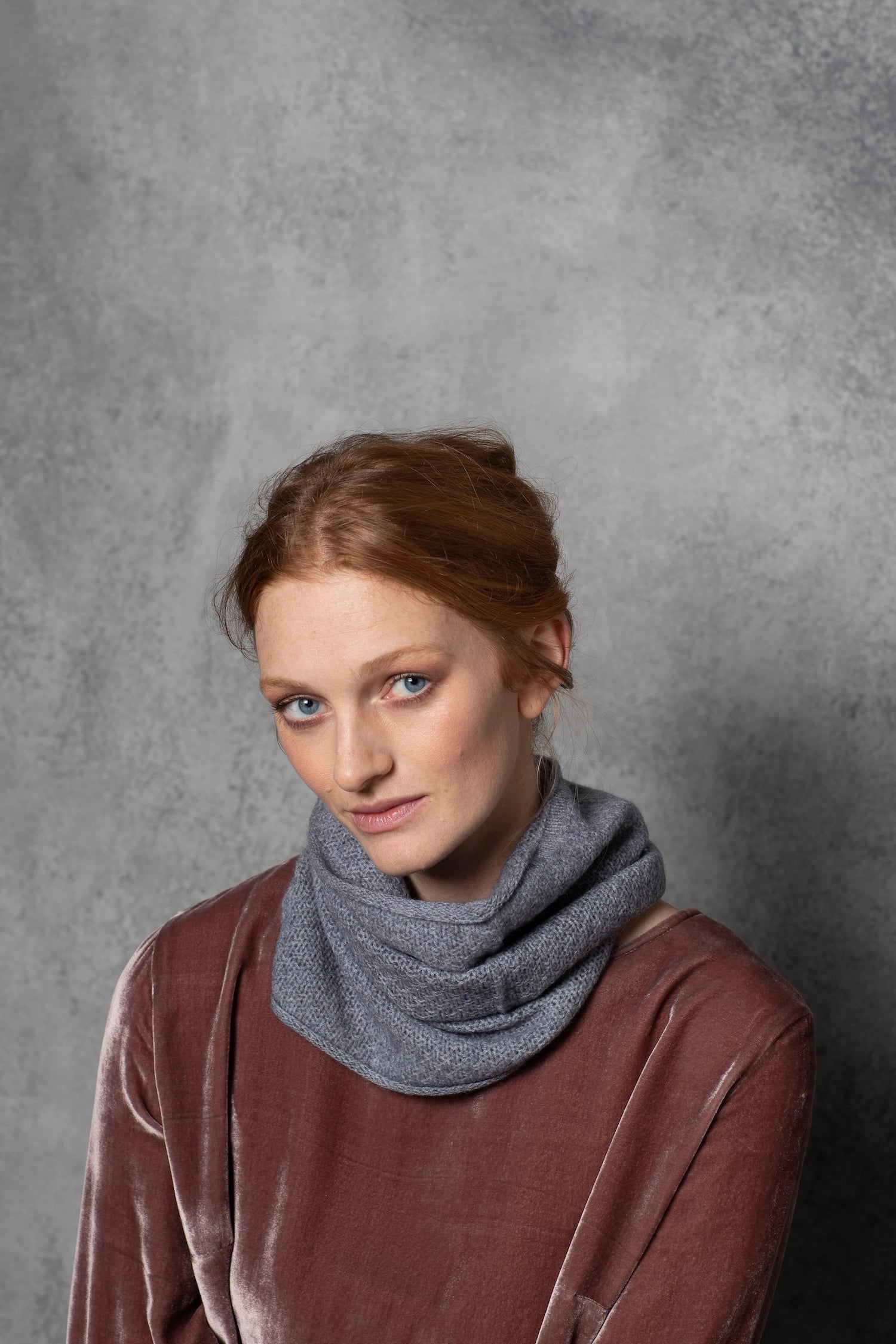 Cashmere Snood in Grey