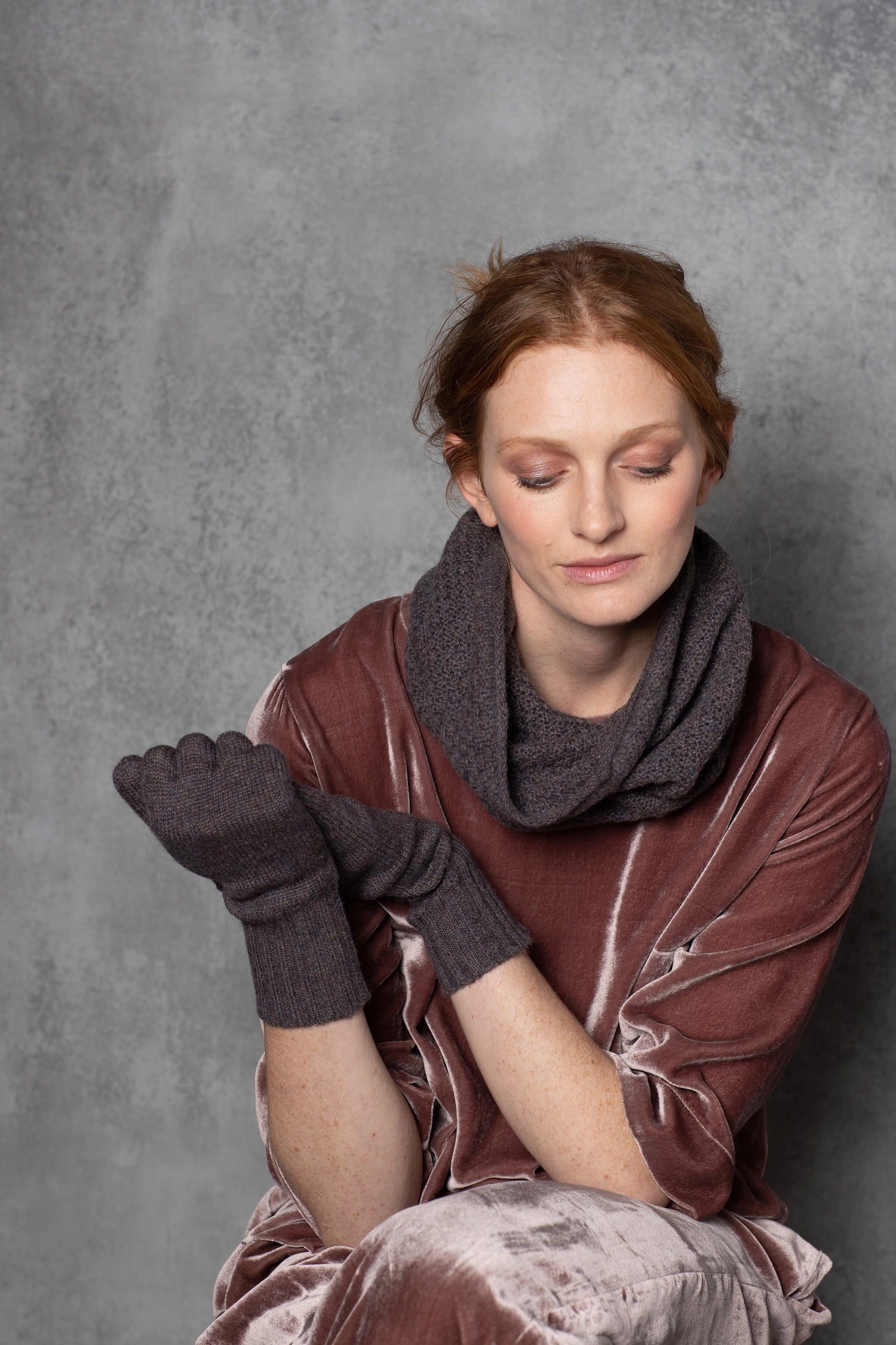 Cashmere Snood in Brown