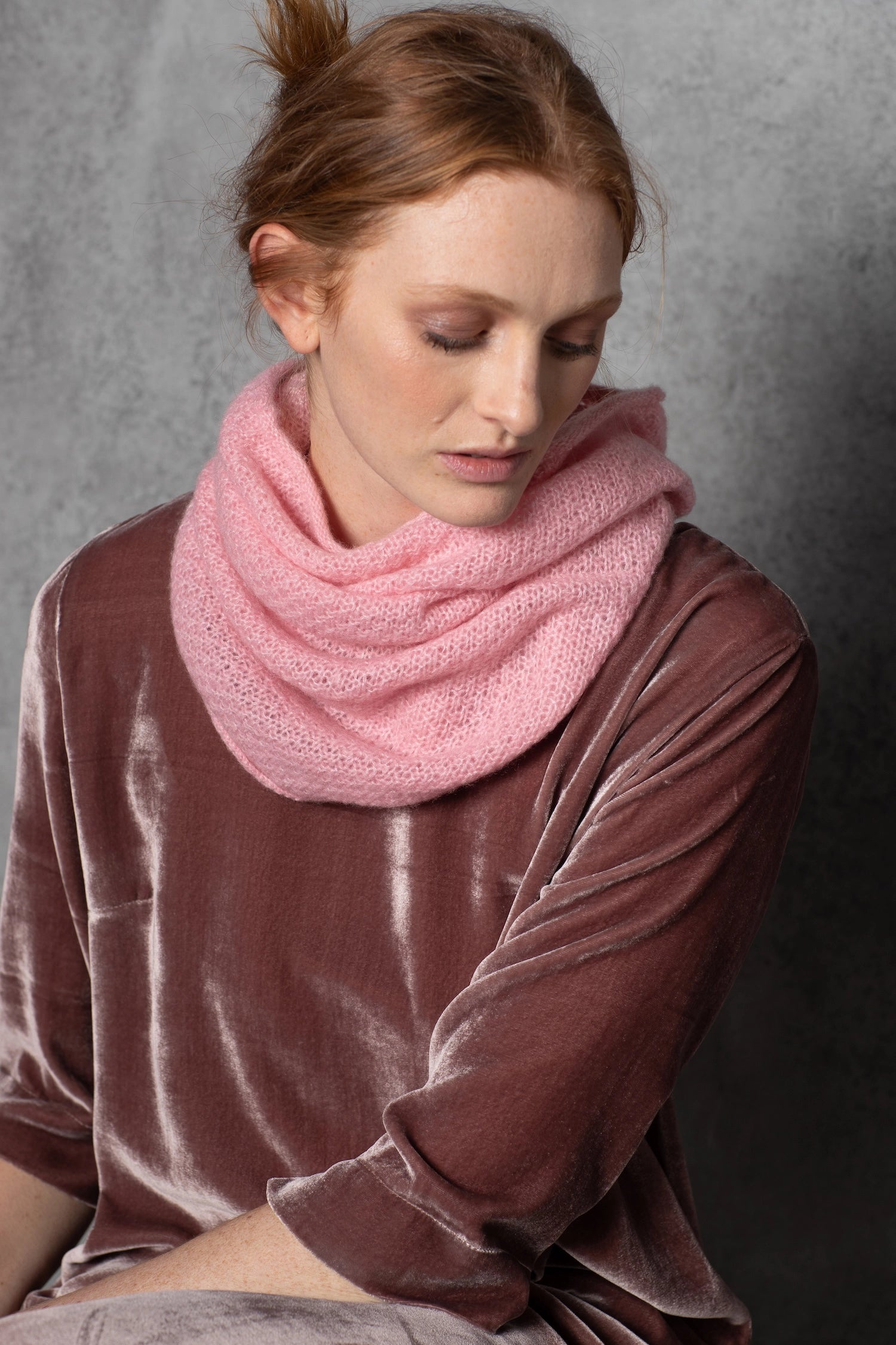 Cashmere Snood in Pink