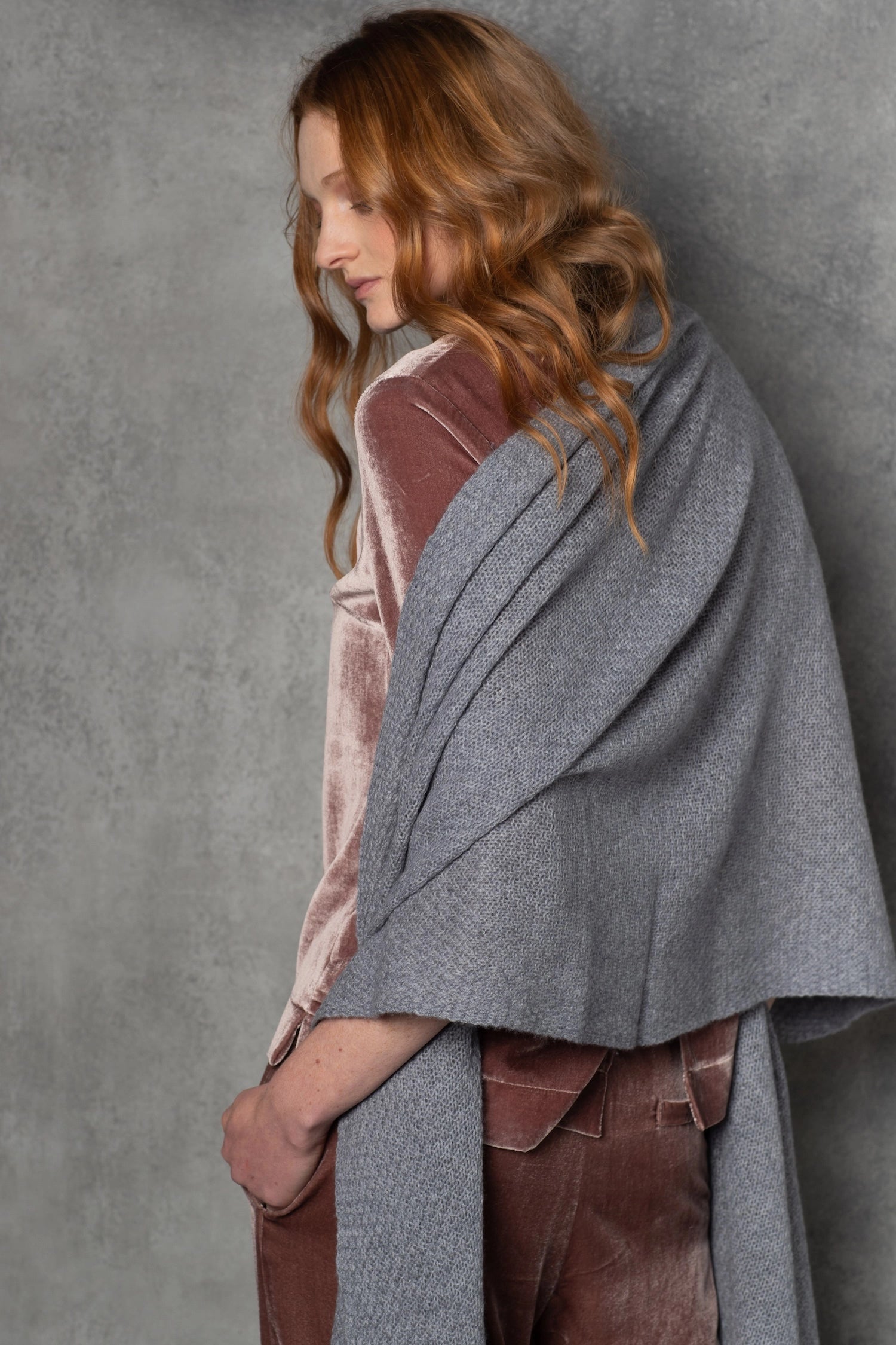 Luxury Cashmere Large Wrap Scarf in Grey