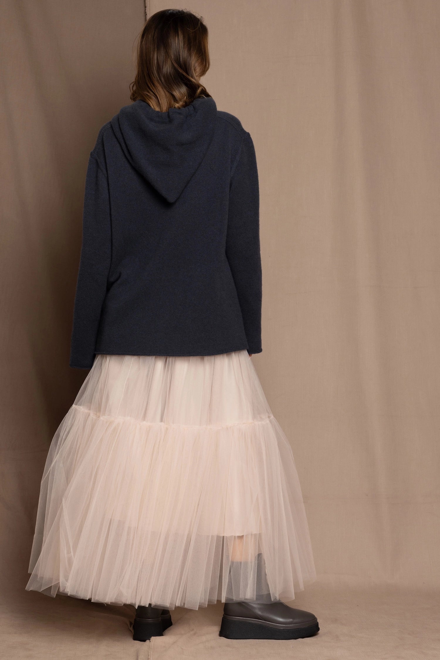 cashmere hoodie sweater in navy