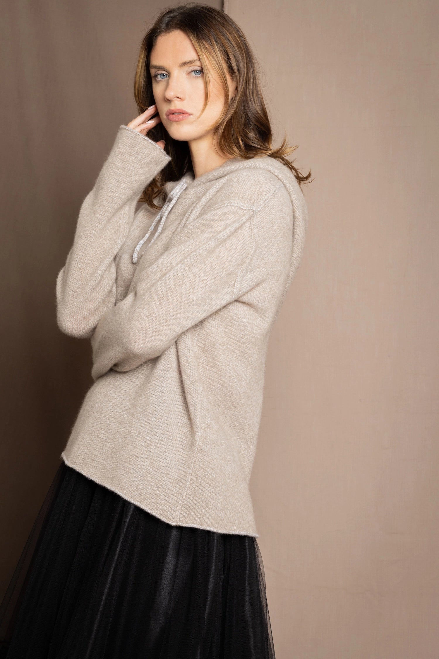 cashmere hoodie sweater in neutral