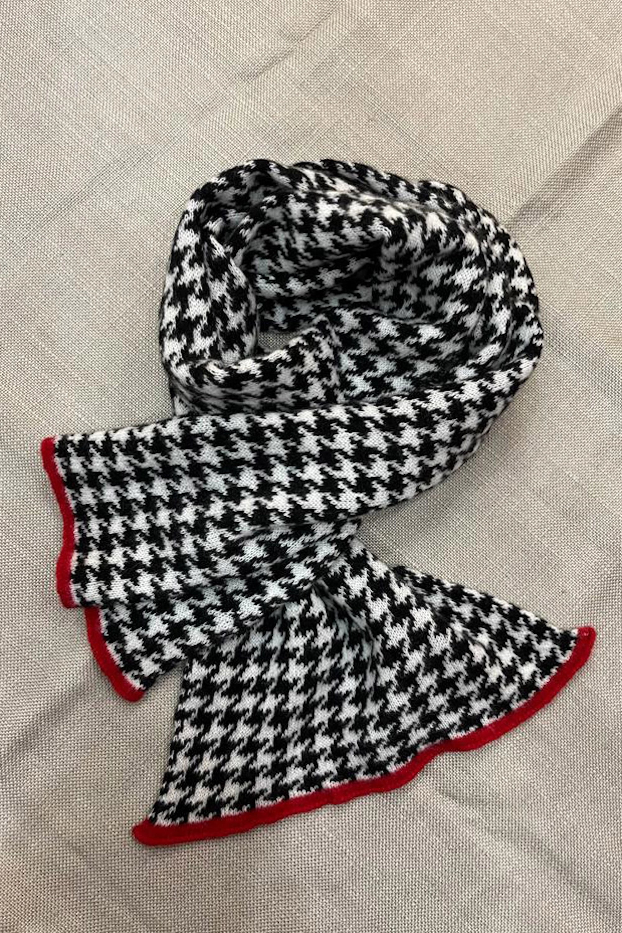 Cashmere Houndstooth Scarf