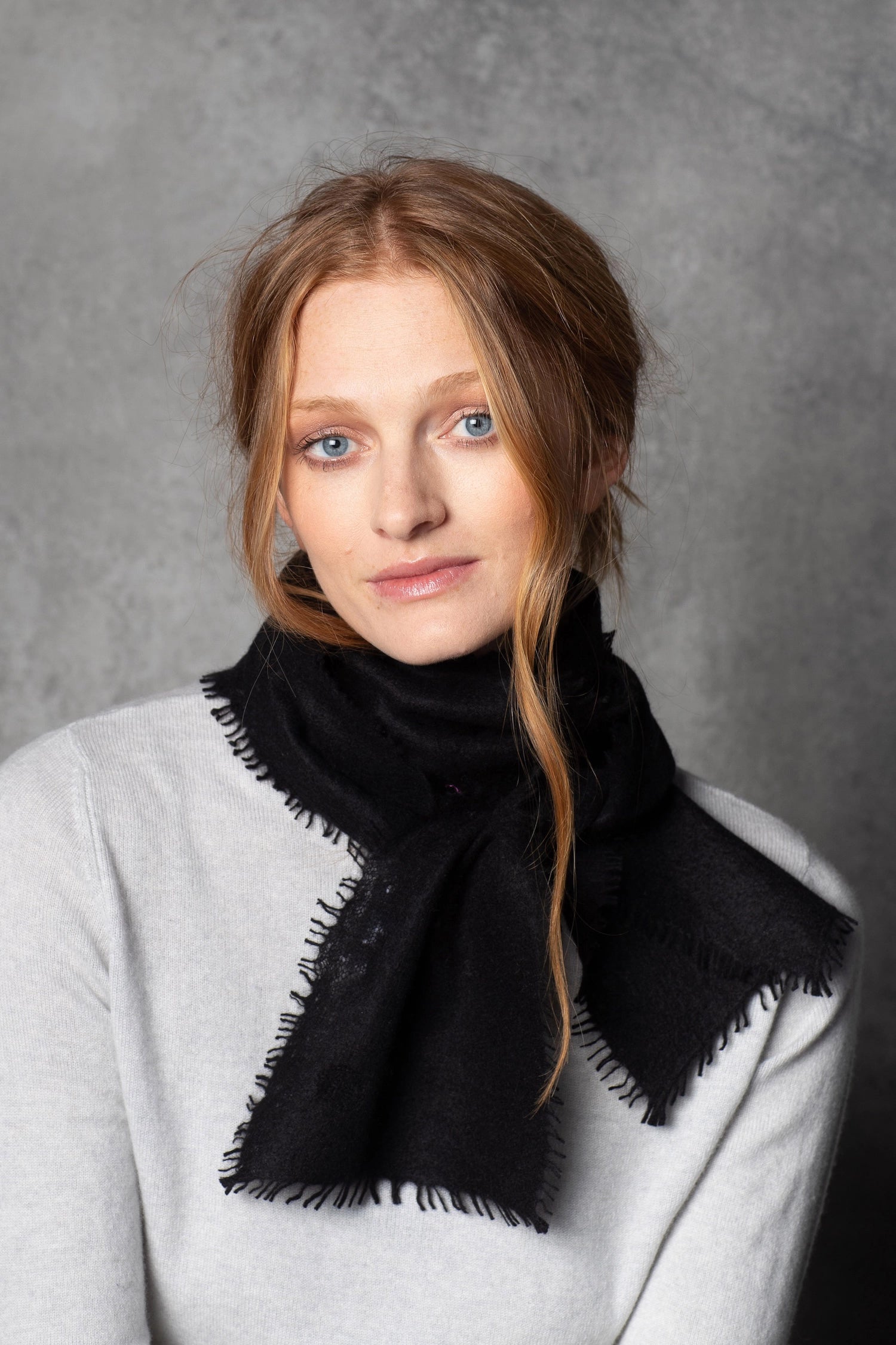 light luxury cashmere scarf in black