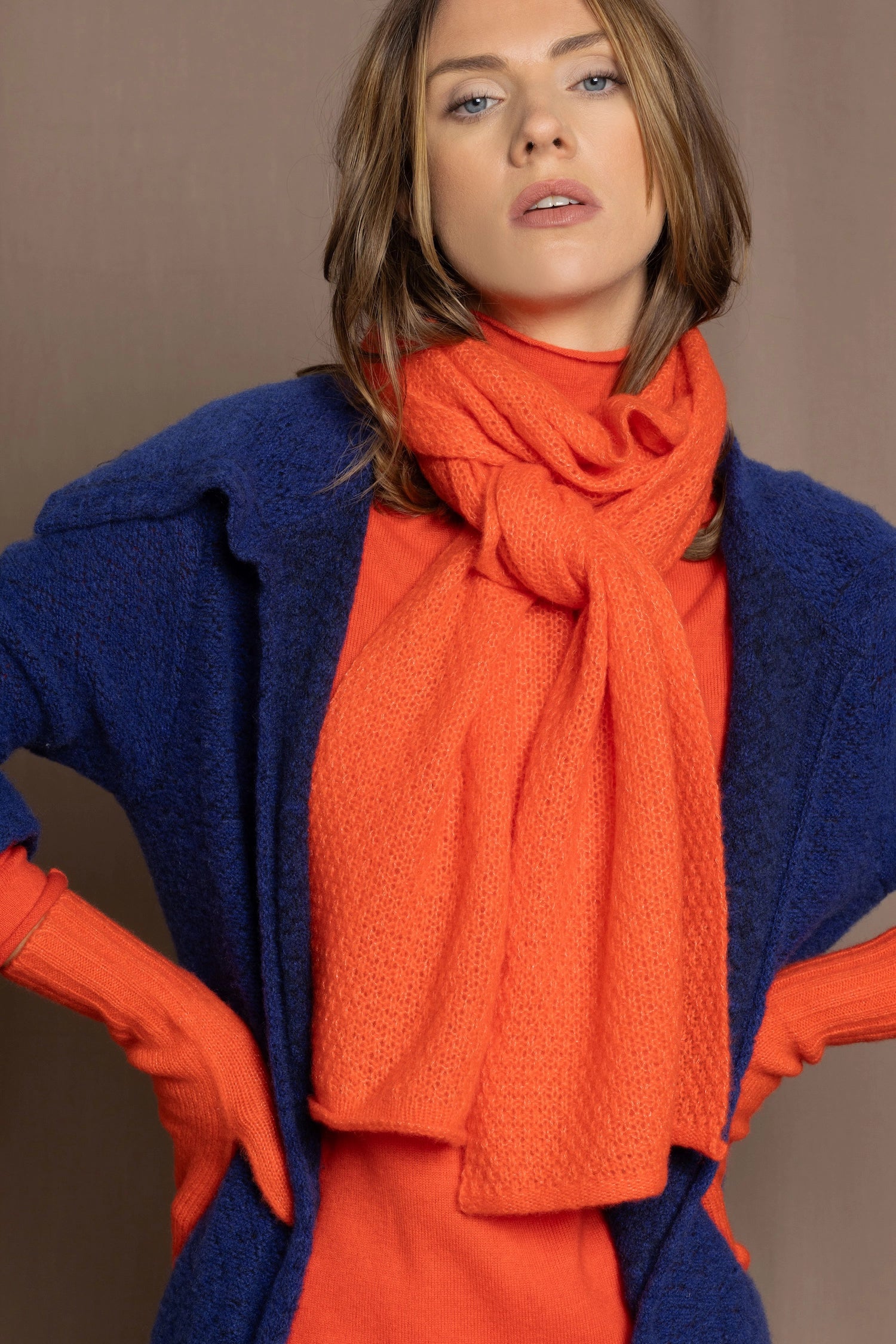 Cashmere scarf in orange