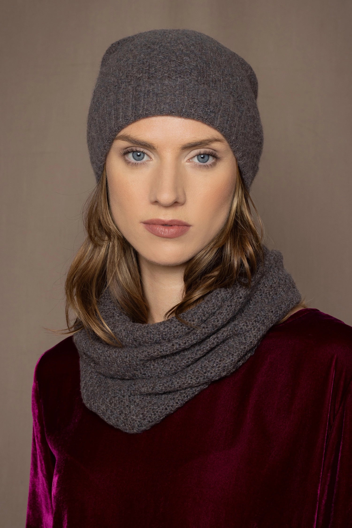 cashmere snood in brown