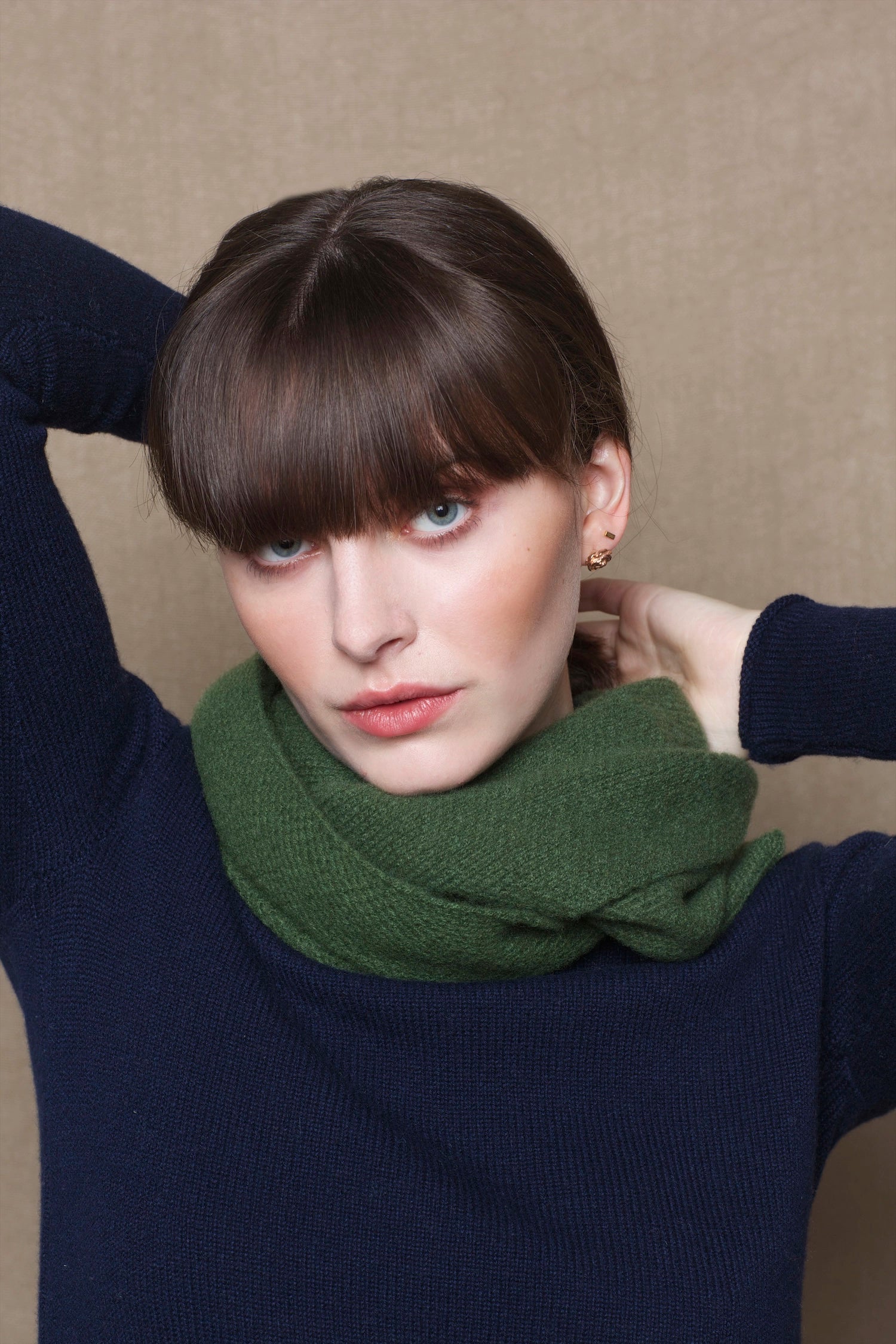 cashmere snood in green